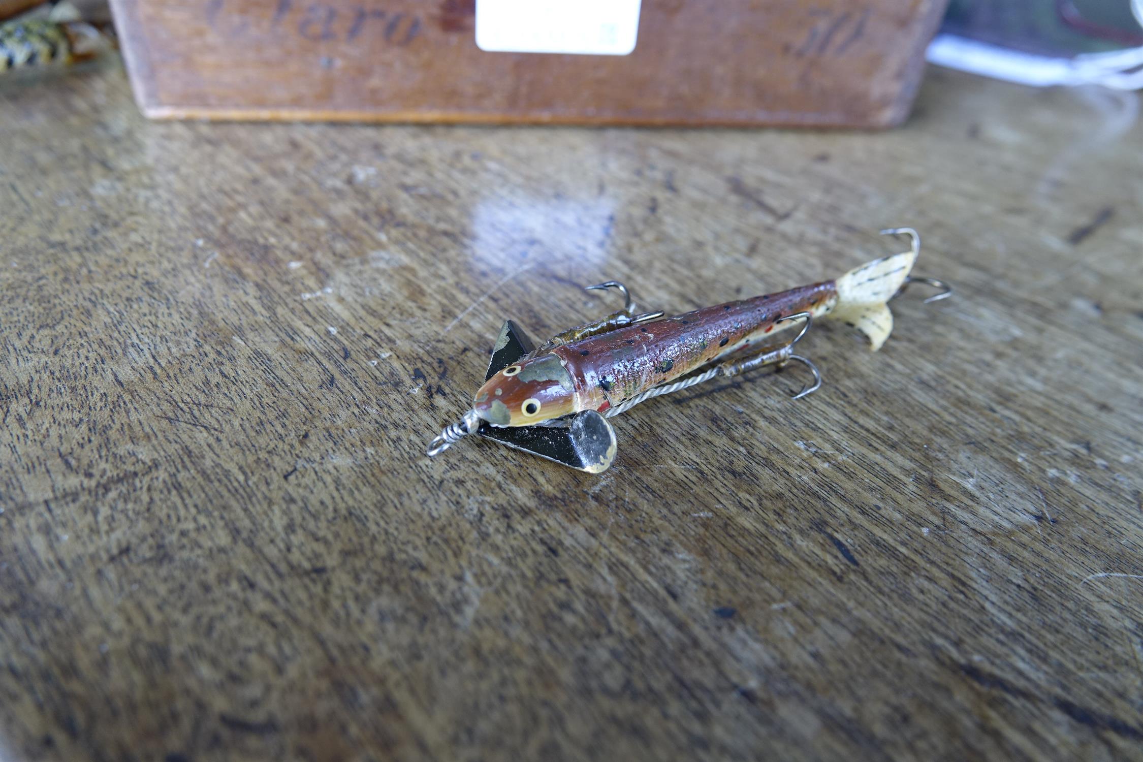 A COLLECTION OF FISHING AND ANGLING RELATED ITEMS, comprising: a Hardy 'Perfect Fly Reel' size - Image 19 of 20