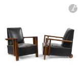 ANDRÉ SORNAY (1902-2000) Rare paire de fauteuils modernistes en sipo et placage de sipo. Les