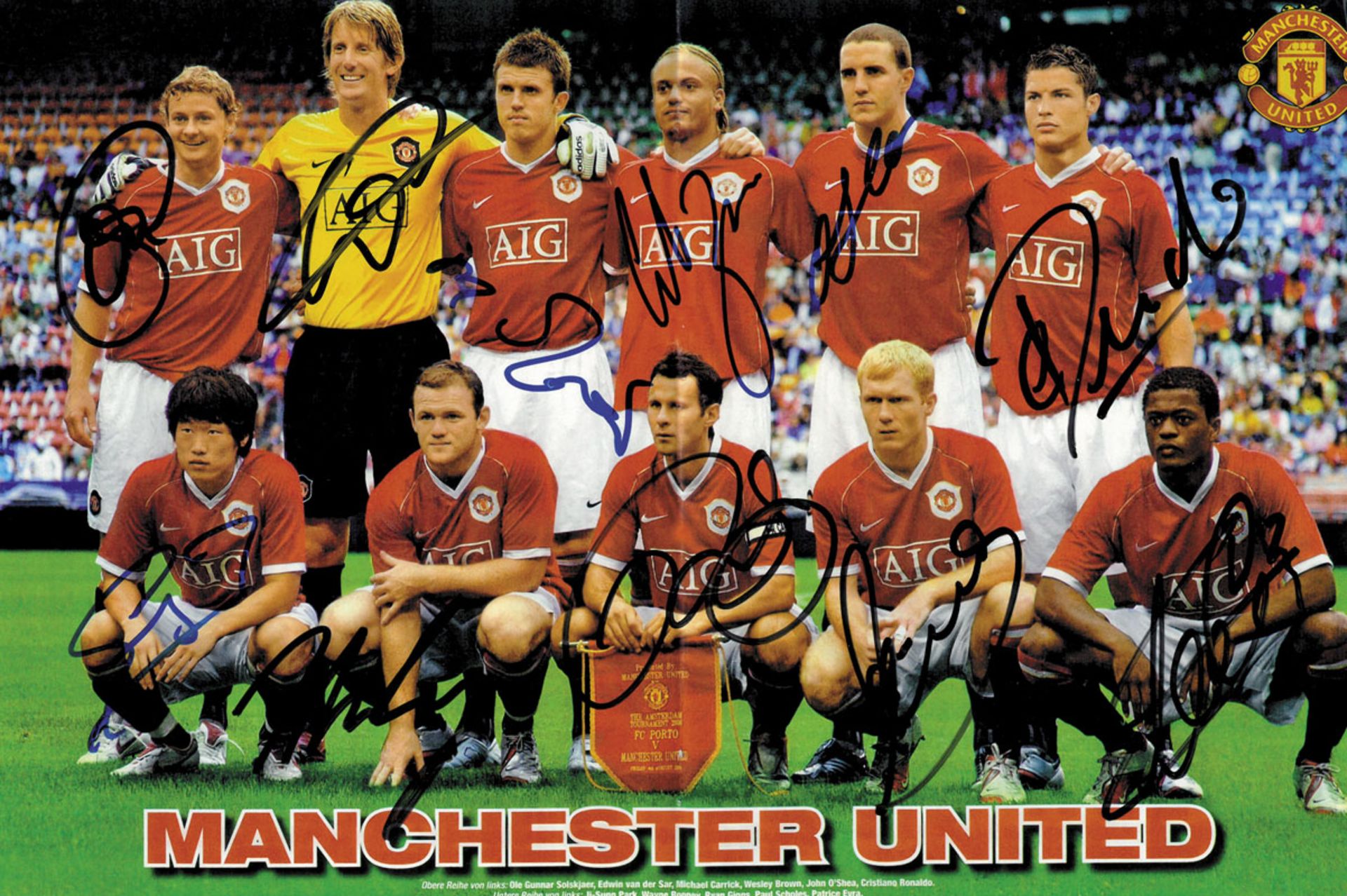 Manchester United 2006 - 2007 11 Autographs - Colour photo Manchester United 2006/2007 with 11 origi
