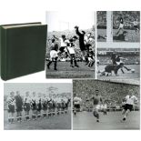 Fotoalbum WM 1954 - Privates Fotoalbum mit 96 S/W-Fotos von der deutschen Nationalmannschaft