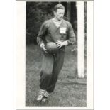 Gregg,Harry - (1932-2020) S/W-Pressefoto von Harry Gregg im nordirischen Trikot mit