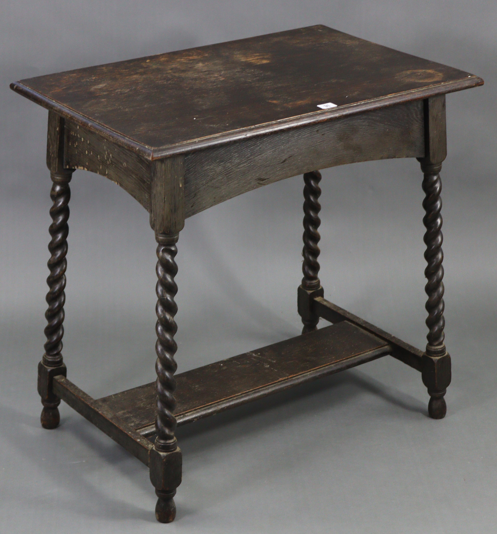 A 1930’s oak rectangular two-tier occasional table on barley-twist legs & turned feet, 30” wide x - Bild 2 aus 5