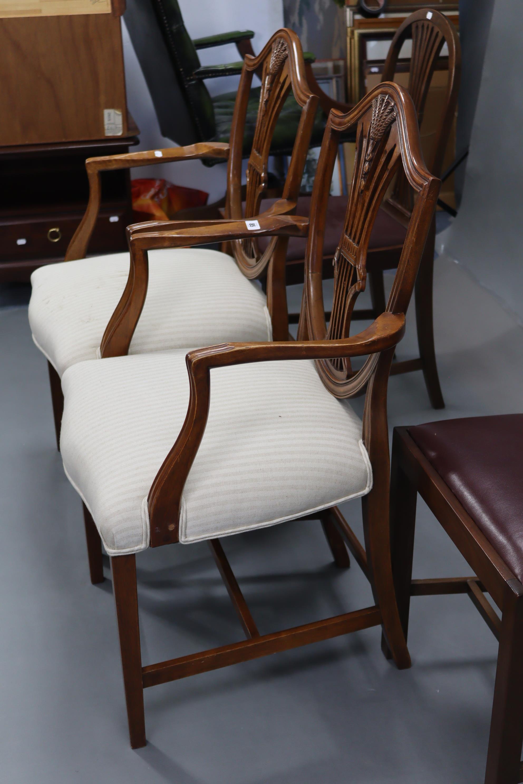 A pair of Georgian style mahogany carver dining chairs, with wheat-sheaf design to the shield - Image 3 of 5