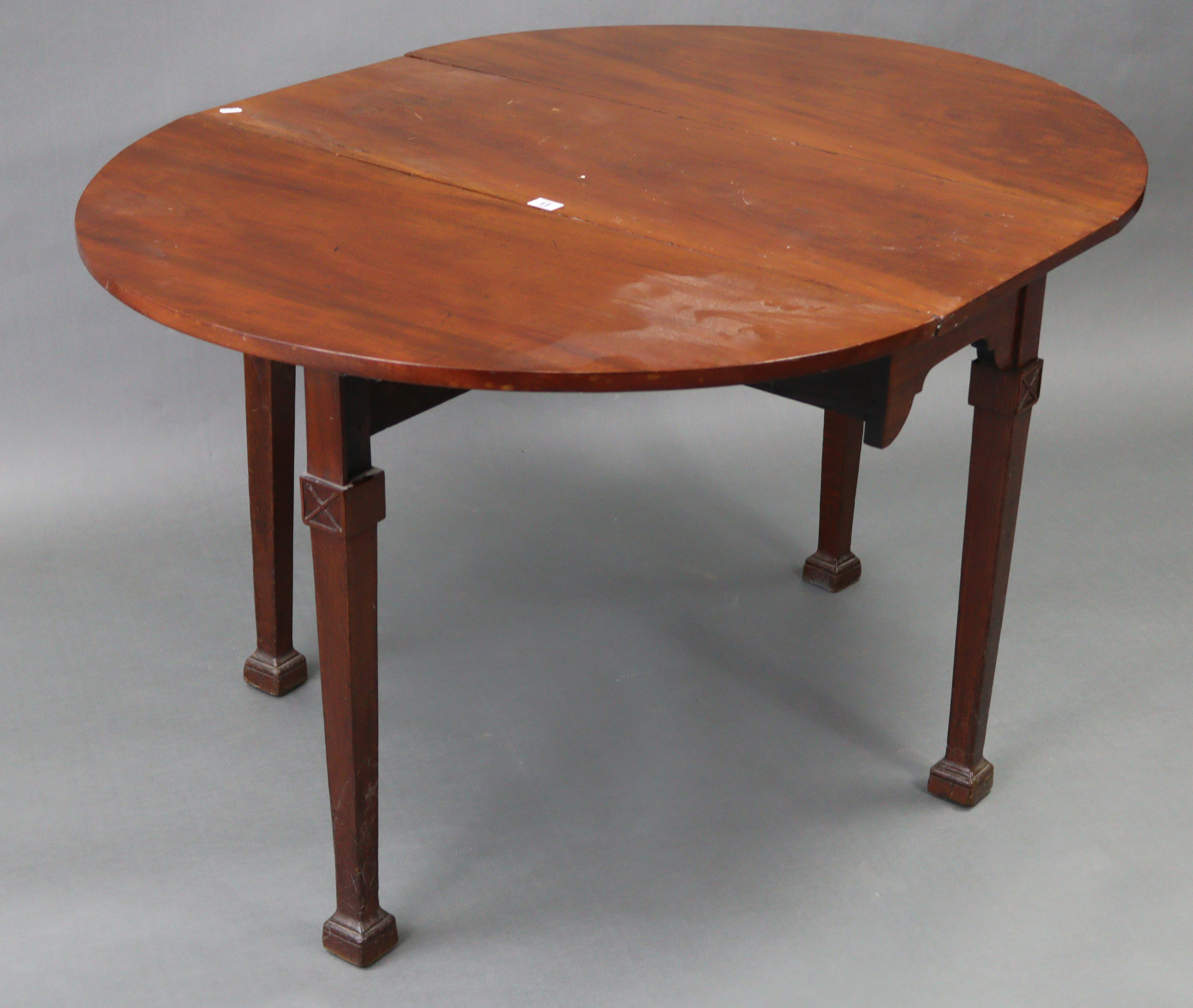 A late 19th/early 20th century mahogany drop-leaf dining table with D-shaped ends, & on square - Image 2 of 3