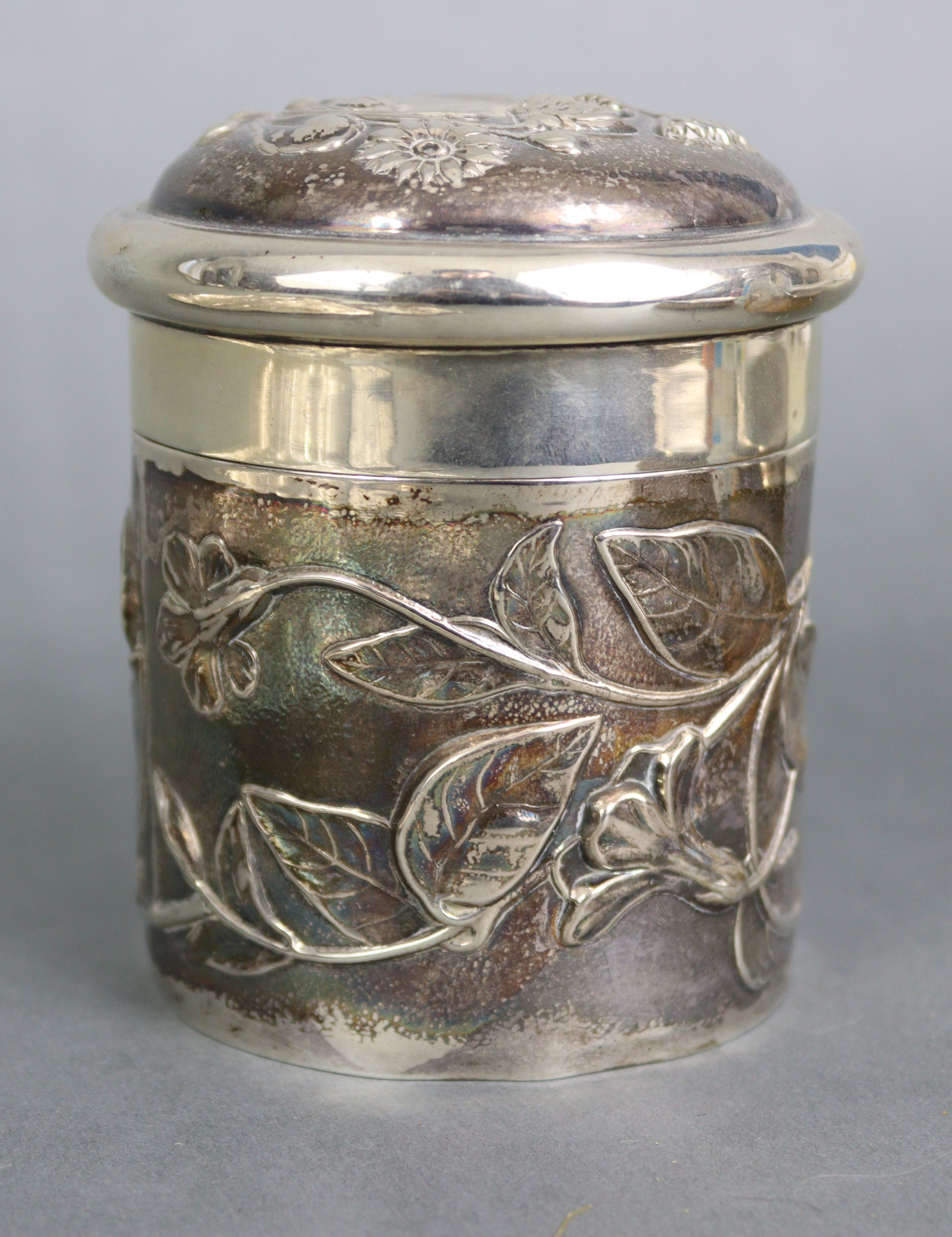 An Edwardian silver dressing table tray with raised crimped border, embossed decoration of - Image 5 of 9