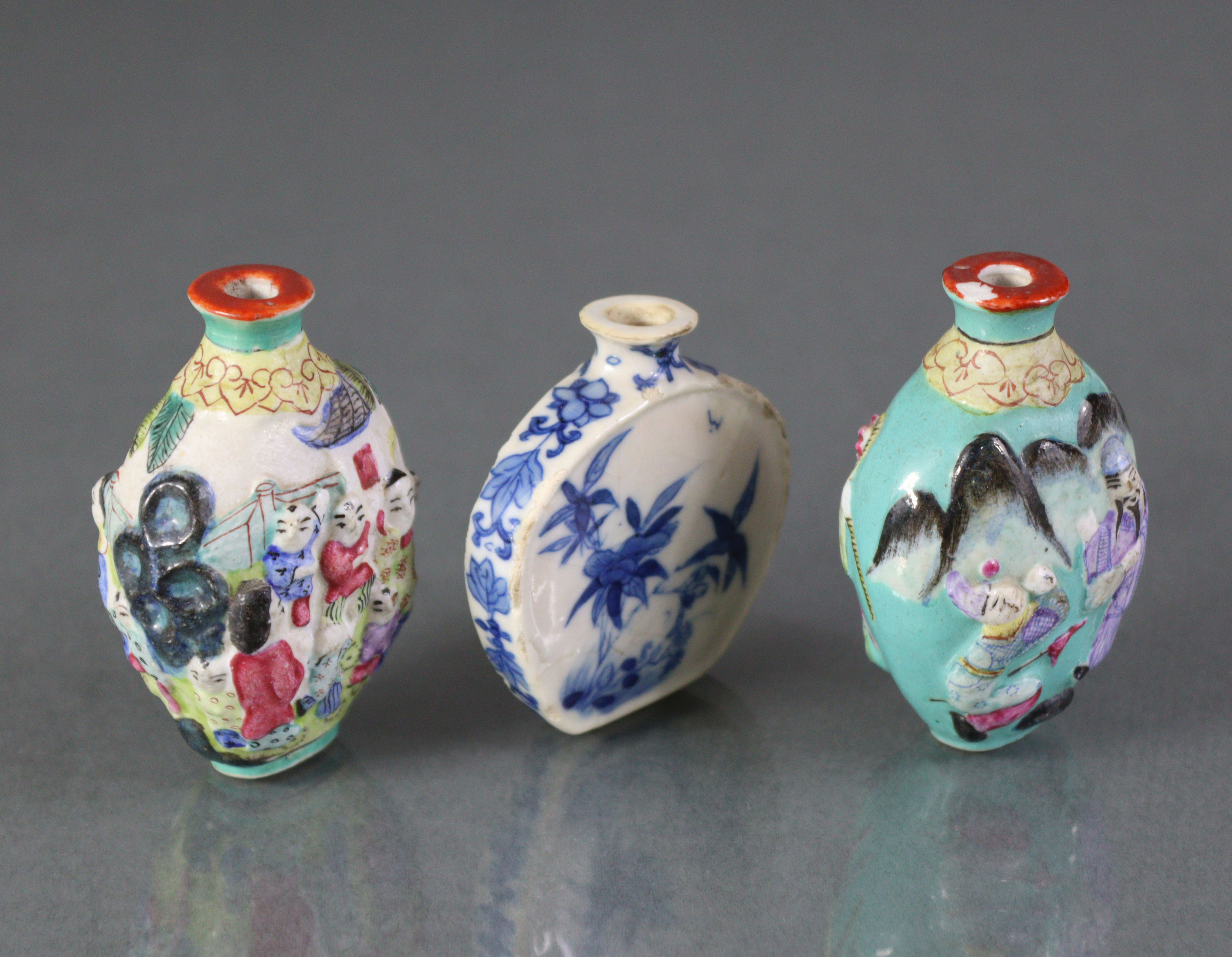 Two Chinese famille rose porcelain snuff bottles of ovoid form, each with figure scene decoration, - Image 5 of 6