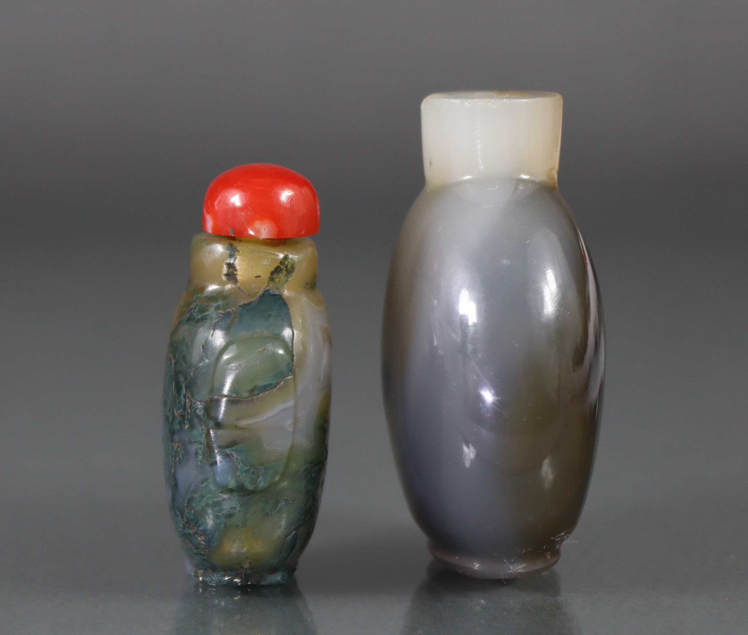 Two Chinese agate snuff bottles, the larger of rounded circular form, with lavender & green - Image 4 of 6