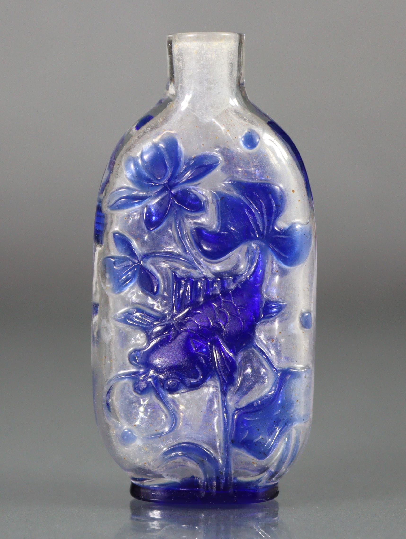 A Chinese blue overlay clear glass snuff bottle of flat-sided rectangular form, each side - Image 2 of 7