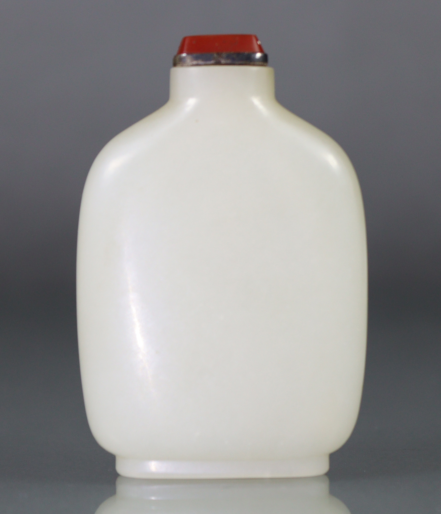 A Chinese pale celadon jade snuff bottle of flat-sided rounded rectangular form, on short foot, of a - Image 4 of 9
