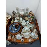 Various items of decorative china, pottery, glassware, etc., part w.a.f.