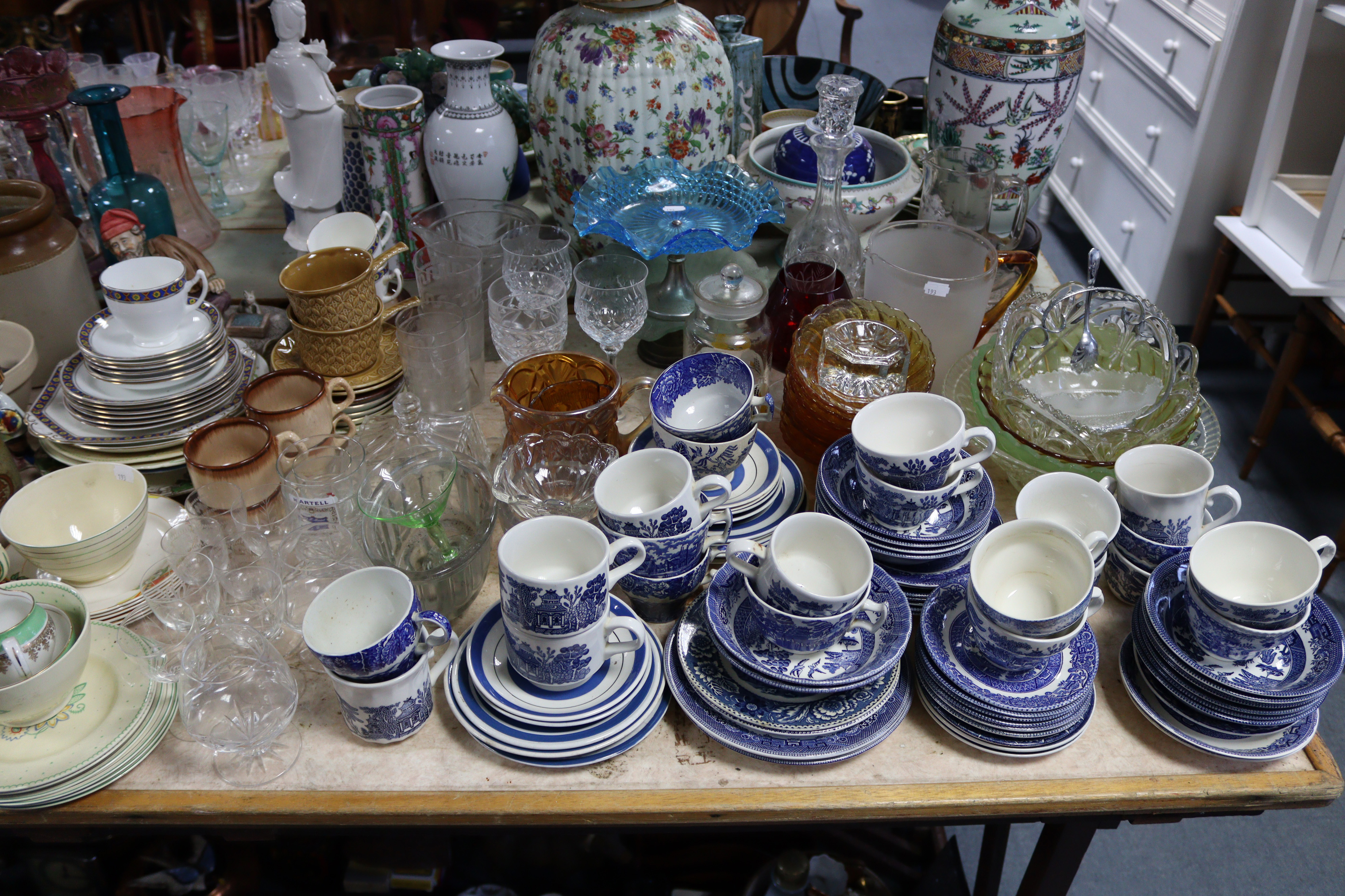 Various items of decorative china, pottery & glassware, part w.a.f. - Image 3 of 4