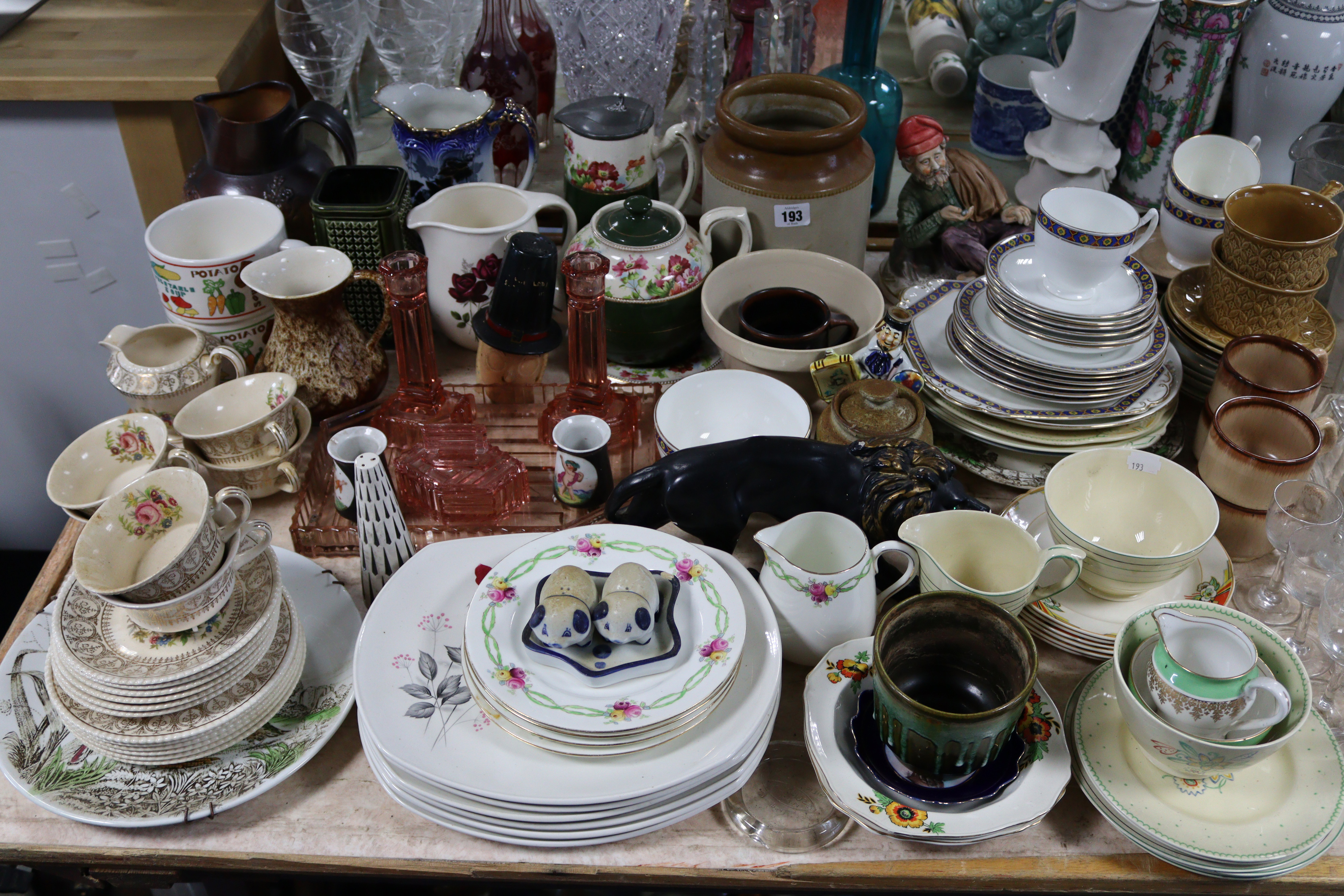 Various items of decorative china, pottery & glassware, part w.a.f.