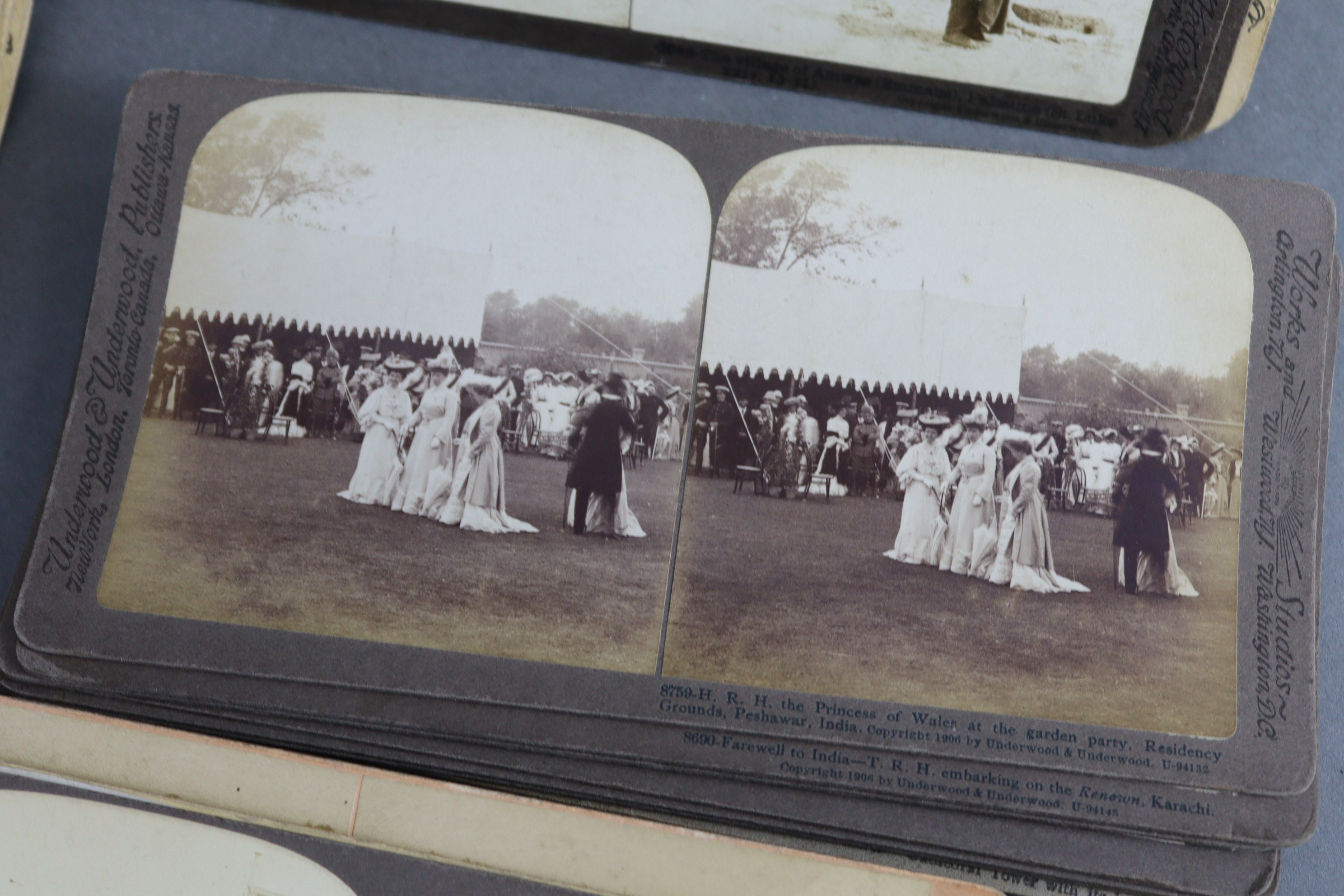 A quantity of assorted stereoview cards; together with a stereo-card viewer; & three stereo-card - Image 8 of 14