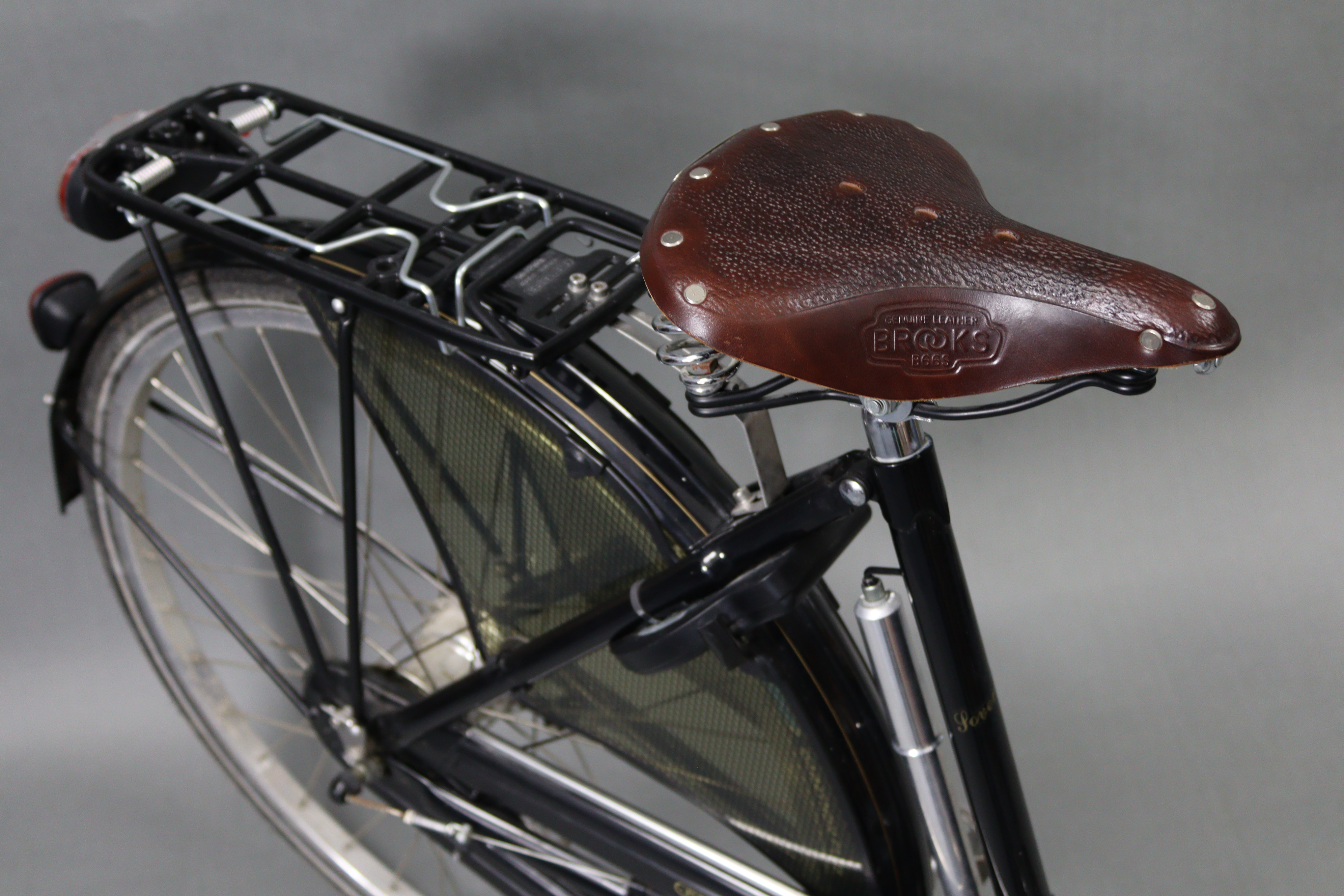 A PASHLEY “SOVEREIGN” FIVE-SPEED LADIES’ BICYCLE (Model No. 14764), with a Brooks leather - Image 3 of 9