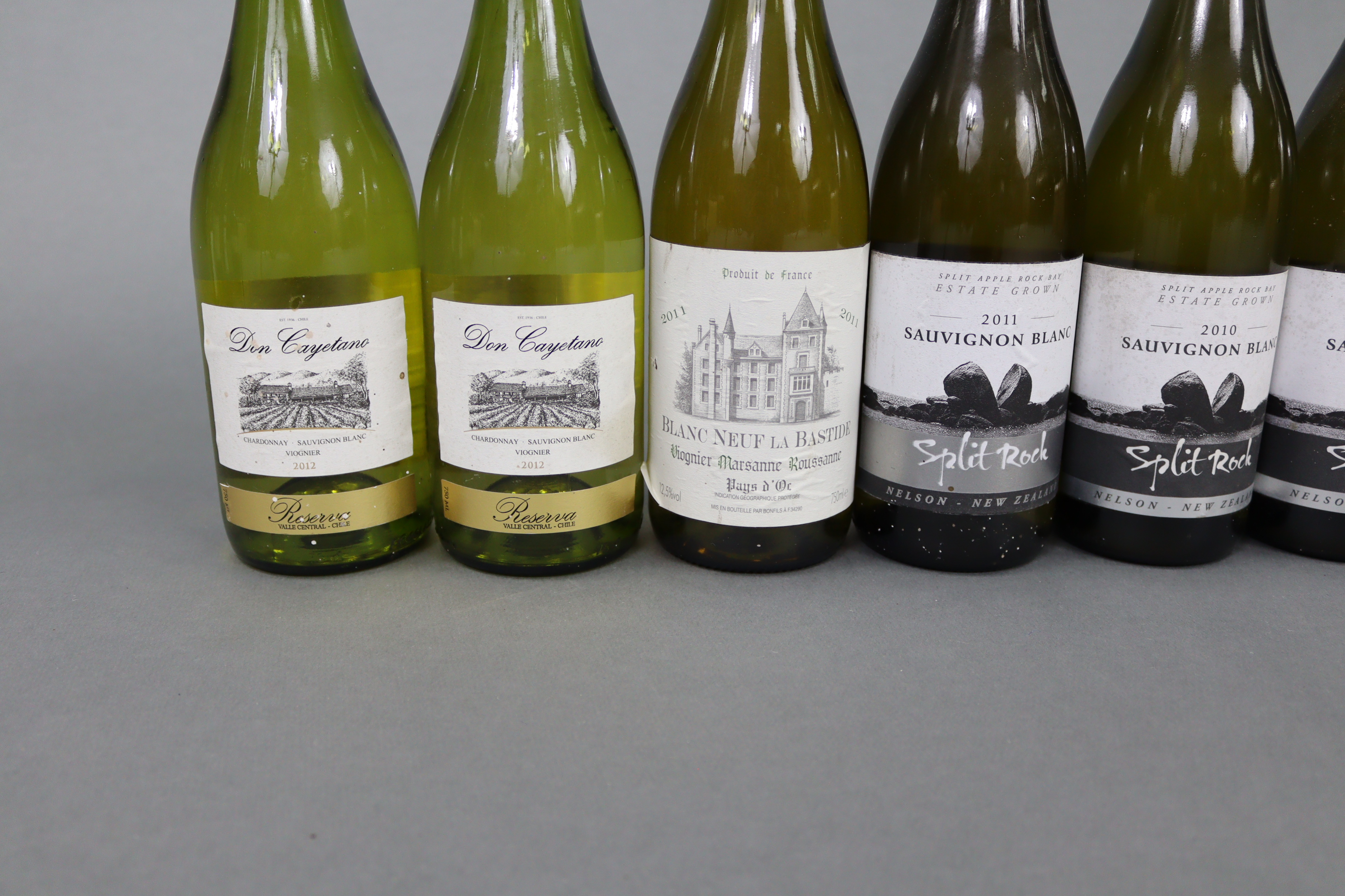 Three bottles of Nelson Split Rock white wine; together with nine various other bottles of wine, all - Image 2 of 3