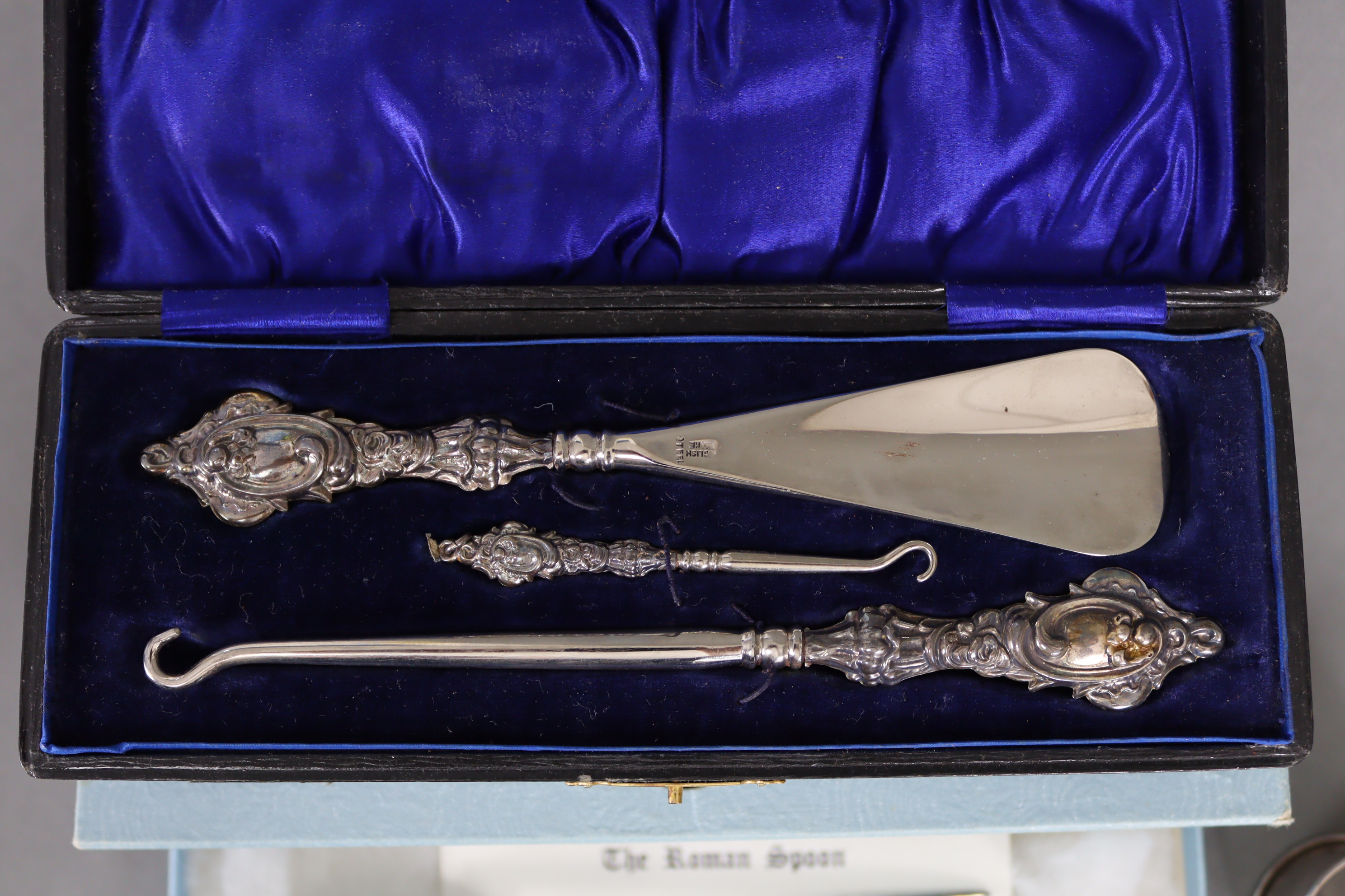 Two Roman-style spoons by E. P. Mallory & Son Ltd, Sheffield 1978 & 9, 0.63 & 0.67 oz, with original - Image 6 of 6