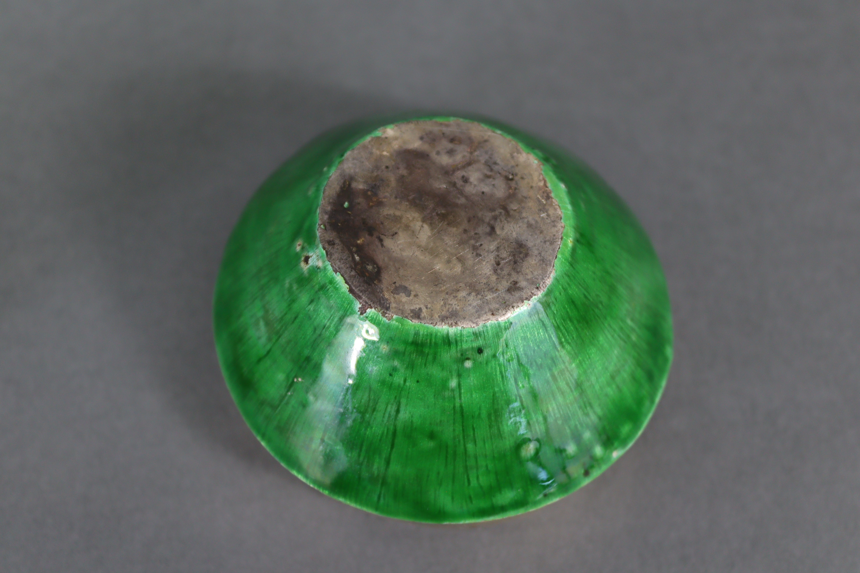 Four eastern enamelled teaspoons; a white metal & green enamelled bowl, 3” diam.; a small silver - Image 5 of 9