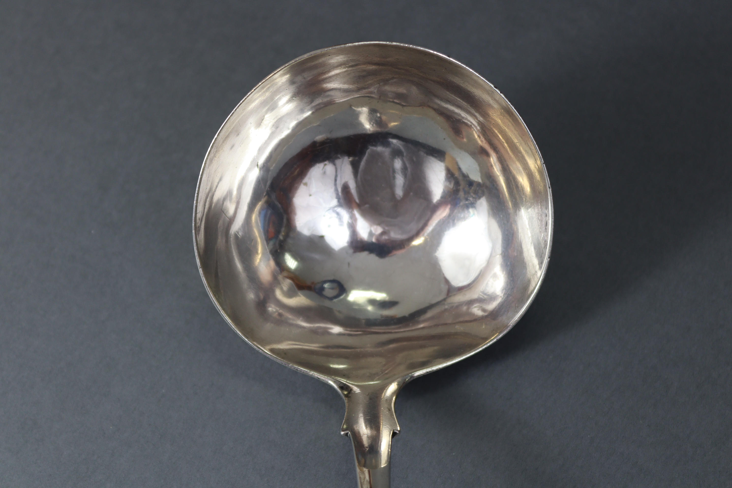 A George III silver Old English pattern soup ladle with plain round bowl, 13¼” long; London 1769, by - Image 3 of 8