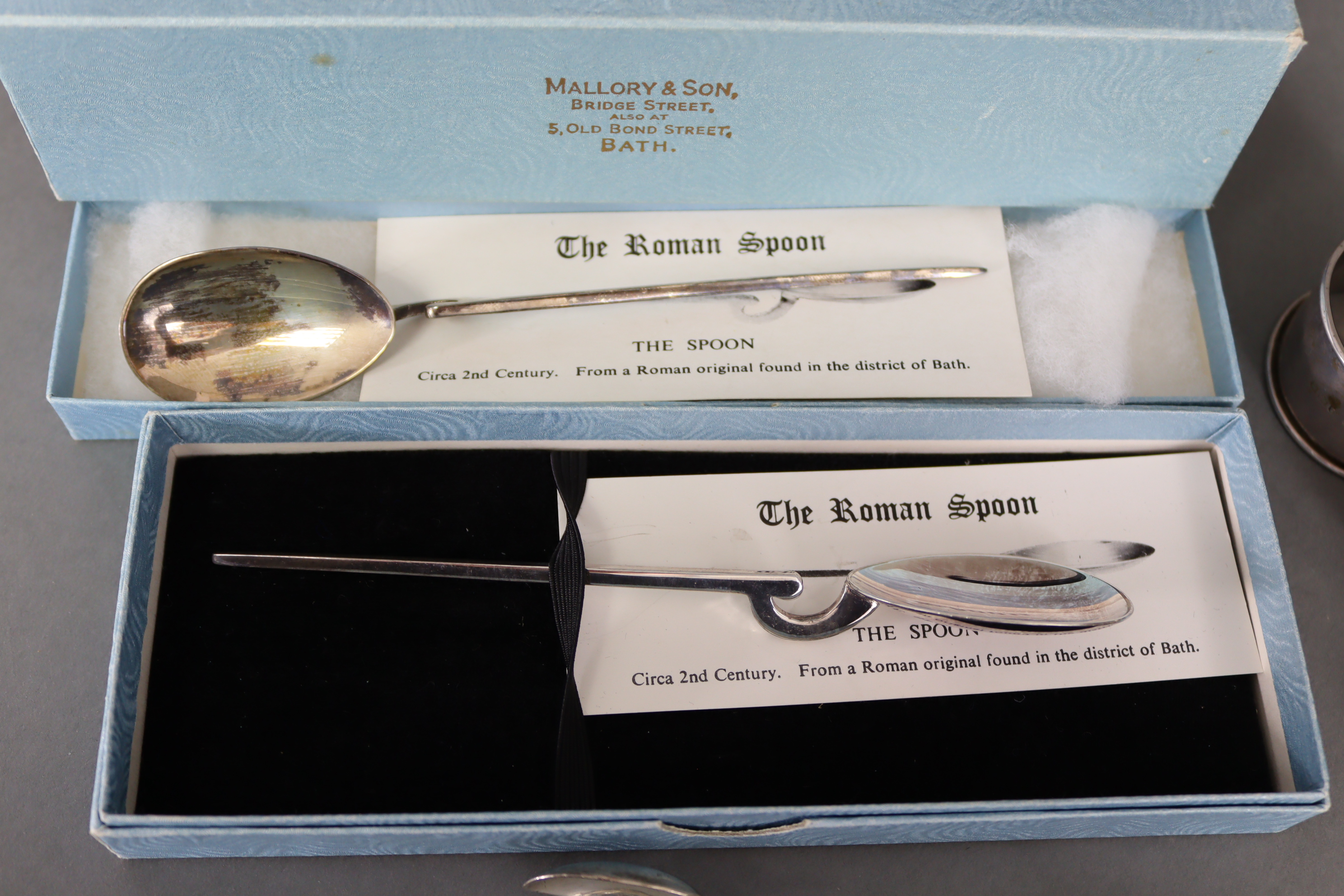 Two Roman-style spoons by E. P. Mallory & Son Ltd, Sheffield 1978 & 9, 0.63 & 0.67 oz, with original - Image 5 of 6
