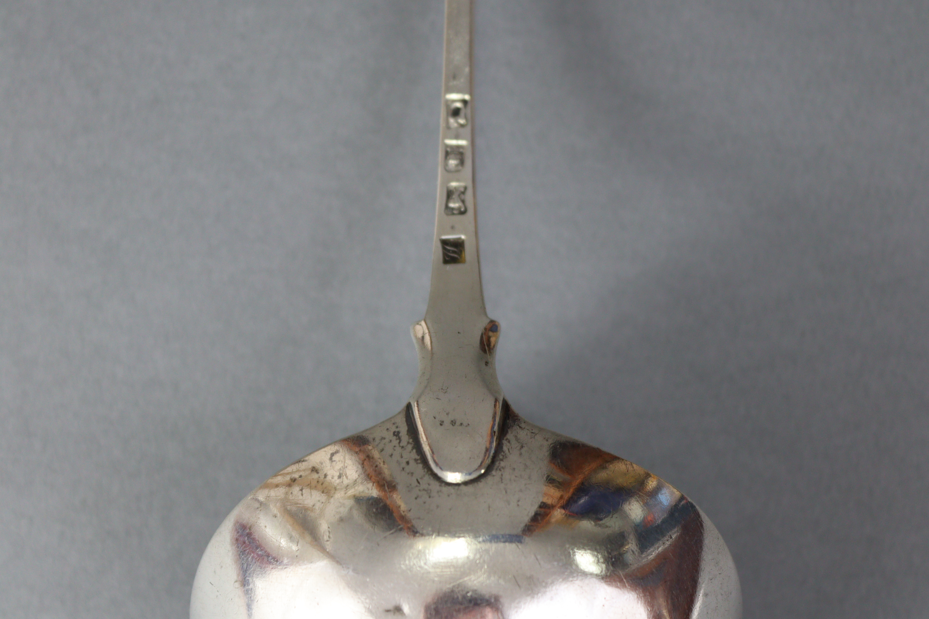 A George III silver Old English pattern soup ladle with plain round bowl, 13¼” long; London 1769, by - Image 4 of 8