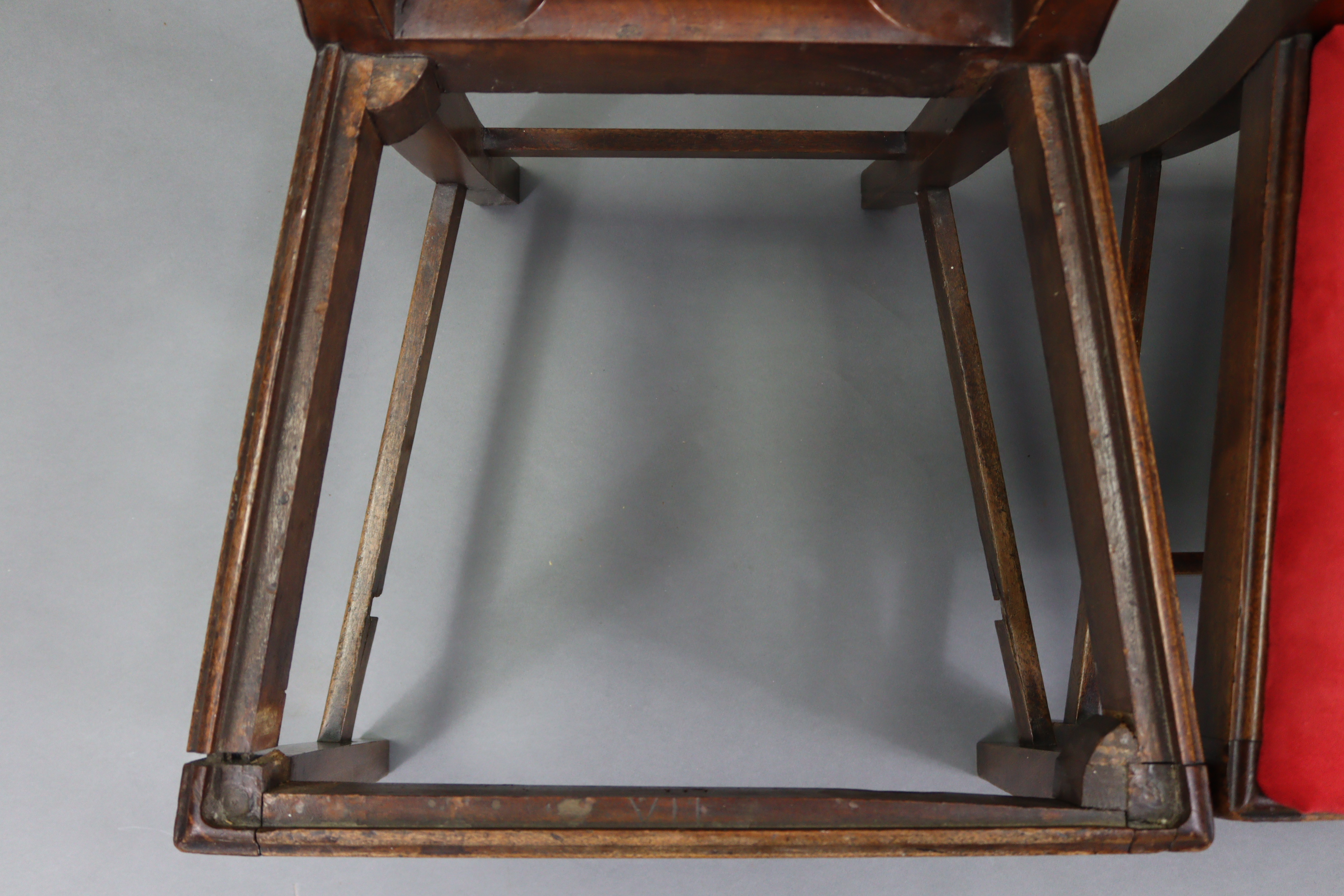 A pair of Georgian mahogany dining chairs each with shaped & pierced splat to the back, with - Image 5 of 6