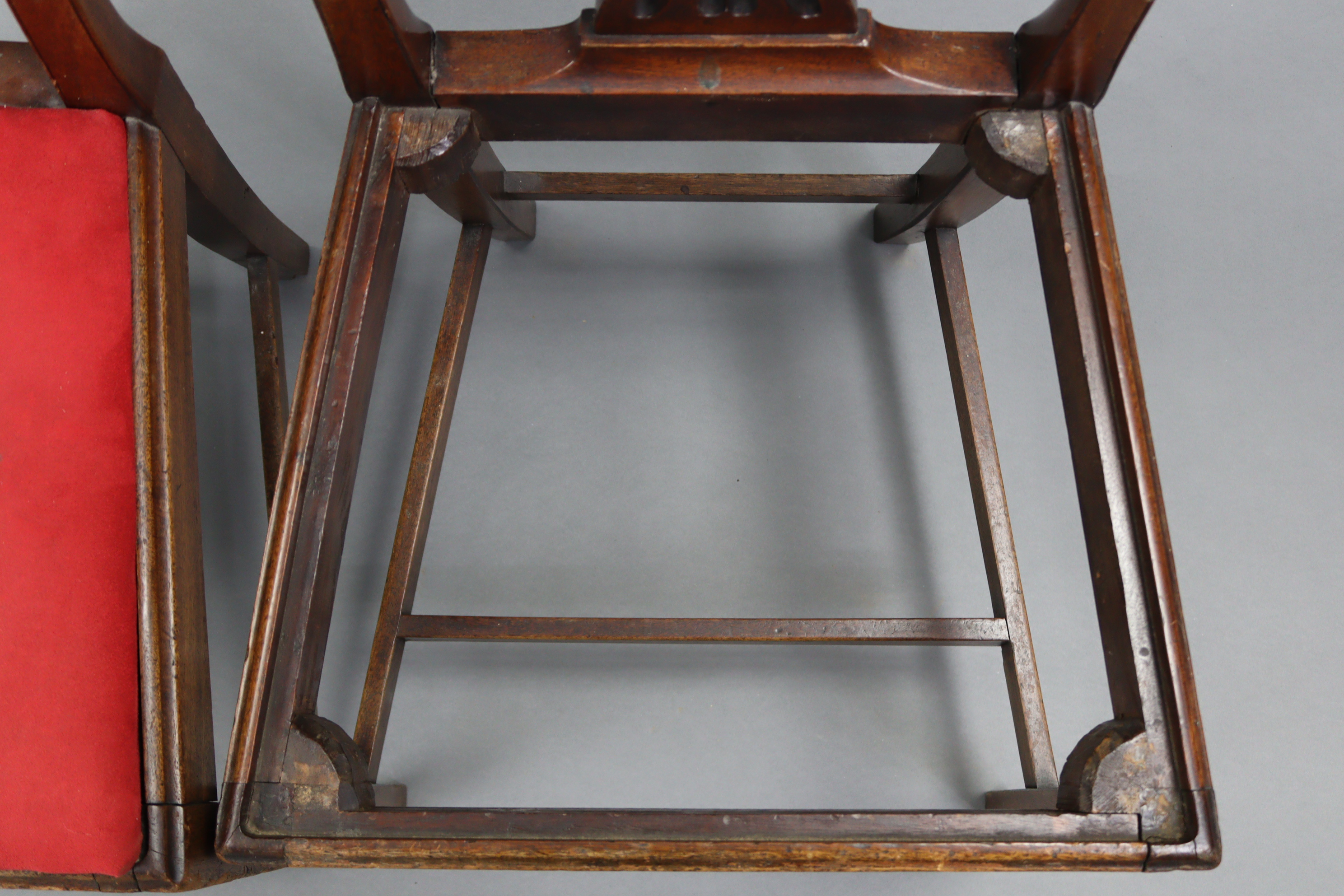 A pair of Georgian mahogany dining chairs each with shaped & pierced splat to the back, with - Image 6 of 6