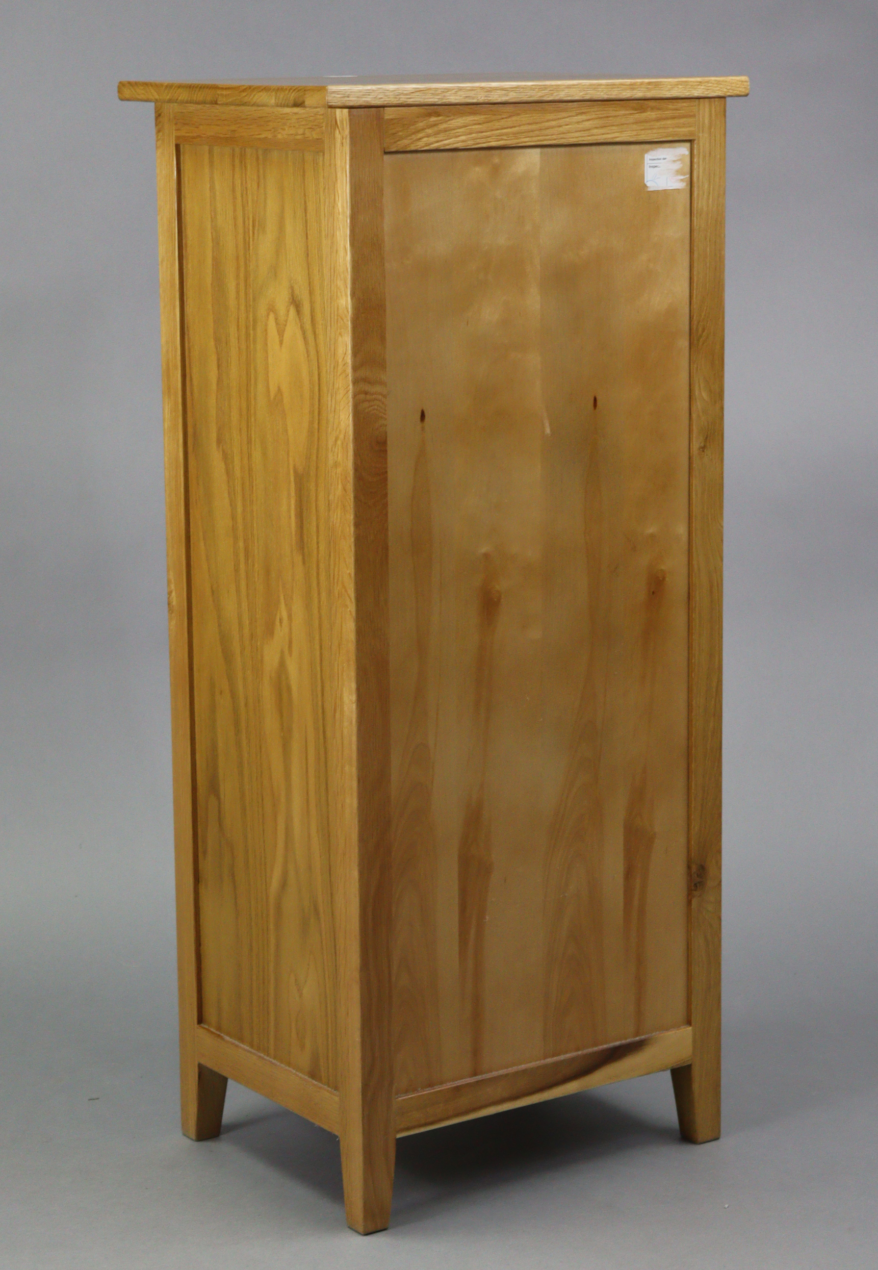 A modern light oak small upright chest fitted five long drawers, 19½” wide x 43½” high x 15” deep. - Image 3 of 3