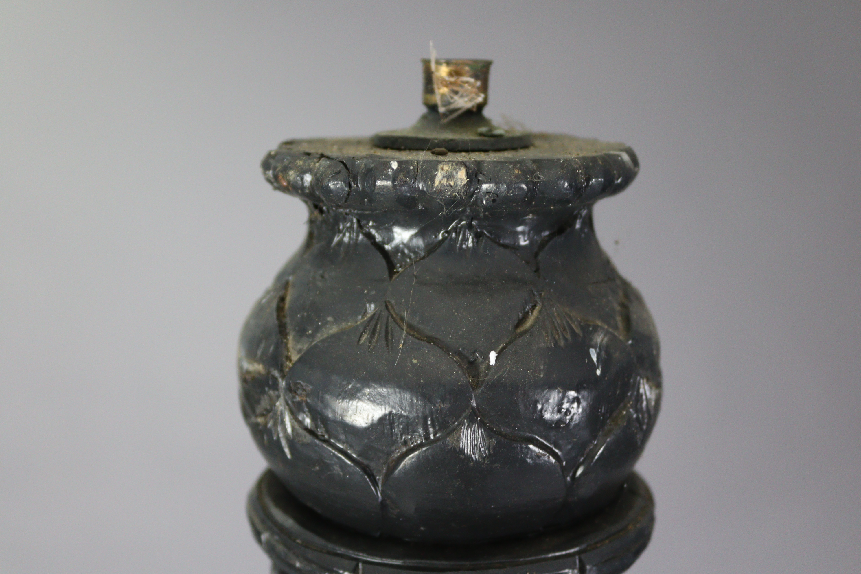 An early 20th century eastern carved & pierced ebonised wooden torchere/standard lamp, the - Image 3 of 7