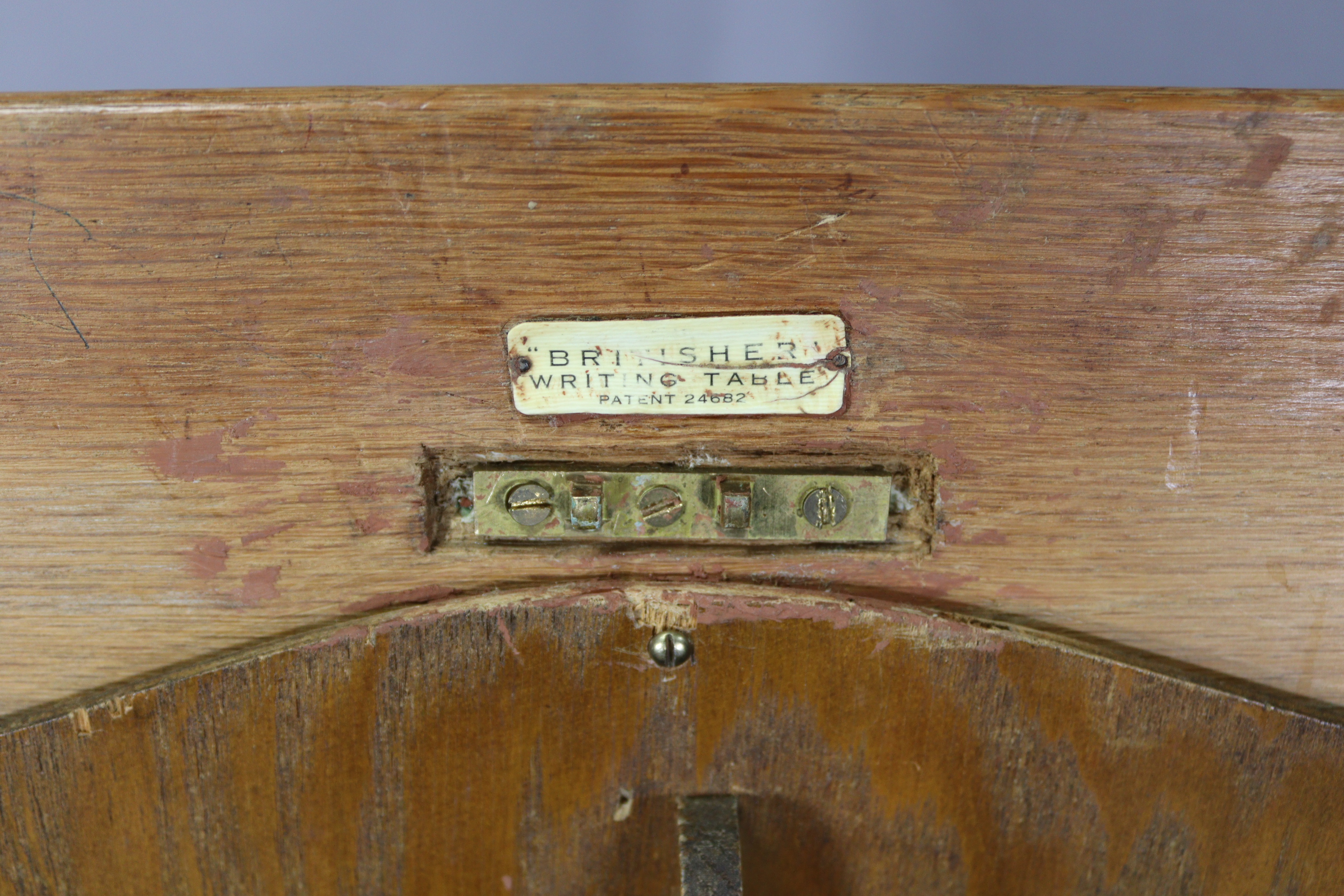 An Edwardian oak writing table with fitted interior enclosed by three hinged panels, & on turned - Image 4 of 7