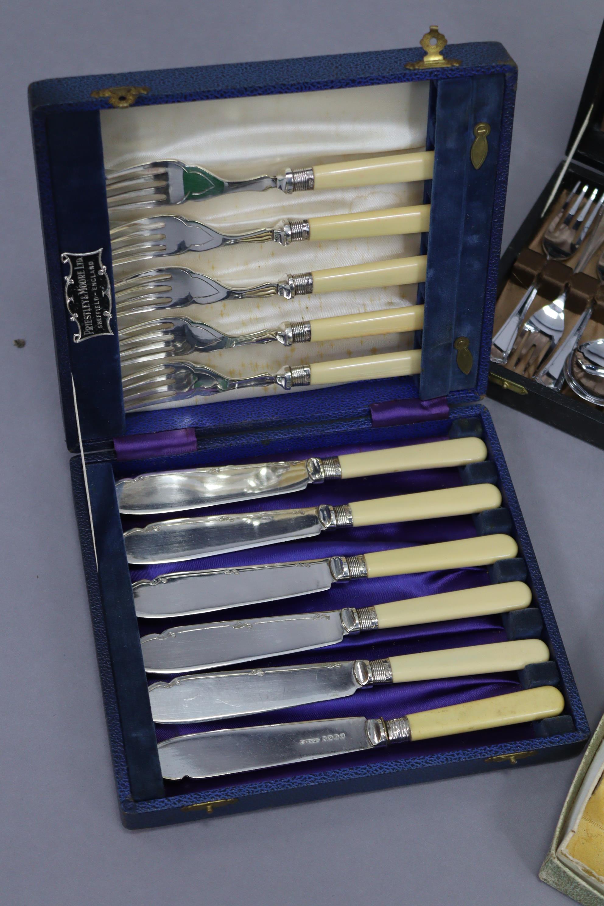 Various items of silver-plated & stainless steel cutlery, cased & uncased. - Image 6 of 9
