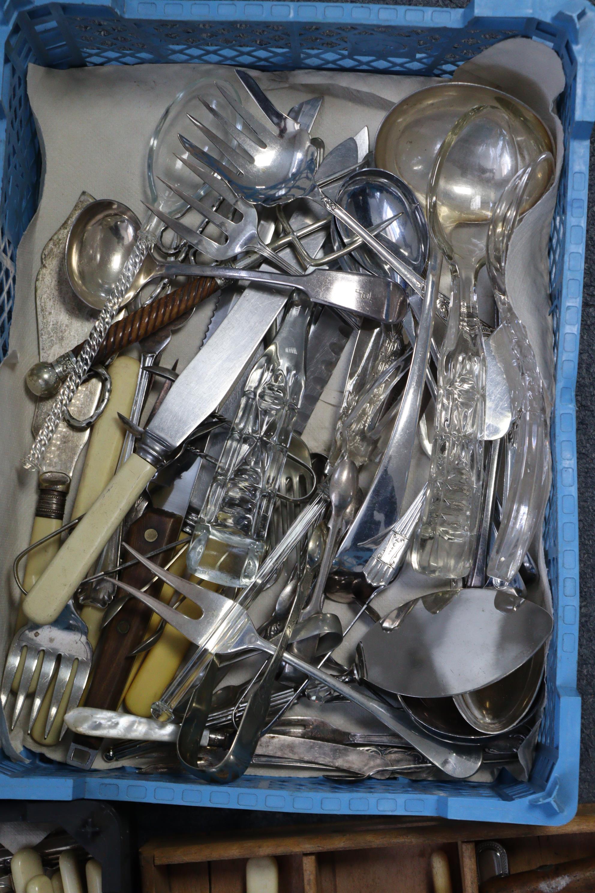 Various items of silver-plated & stainless steel cutlery, cased & uncased. - Image 8 of 9