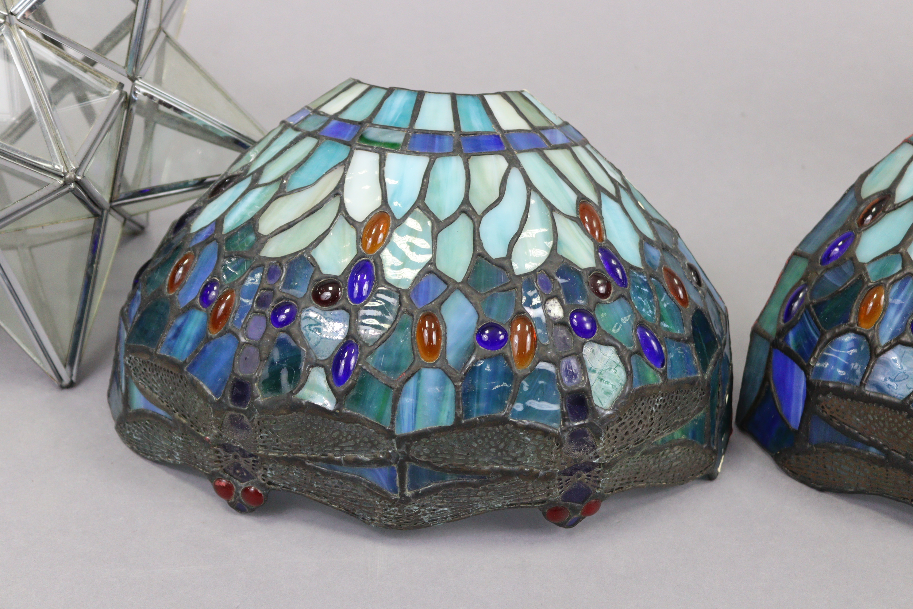 A pair of leaded & mottled glass wall lights of demi-lune form & with dragonfly decoration, 12½” - Image 3 of 5