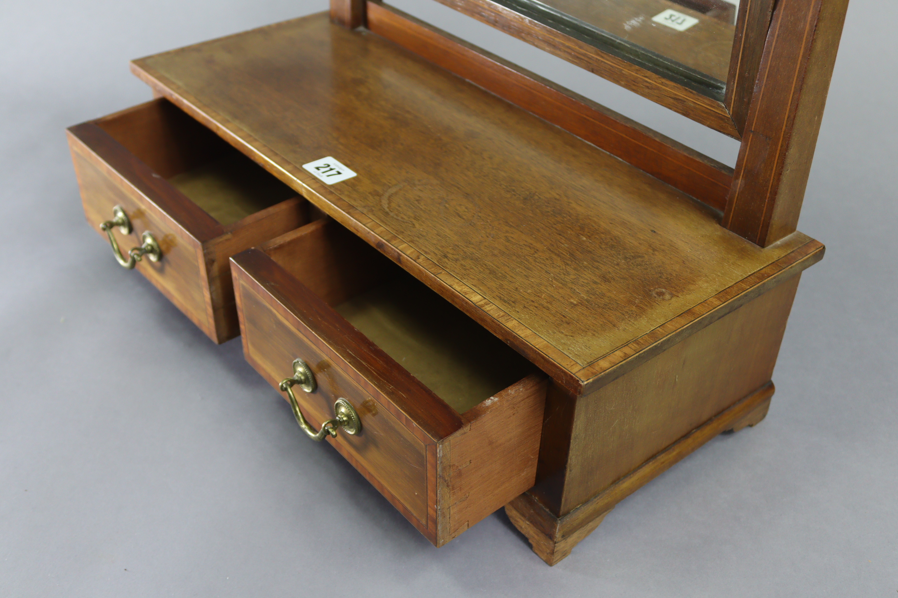 An Edwardian inlaid mahogany rectangular swing toilet glass, fitted two small drawers to the box - Image 3 of 5