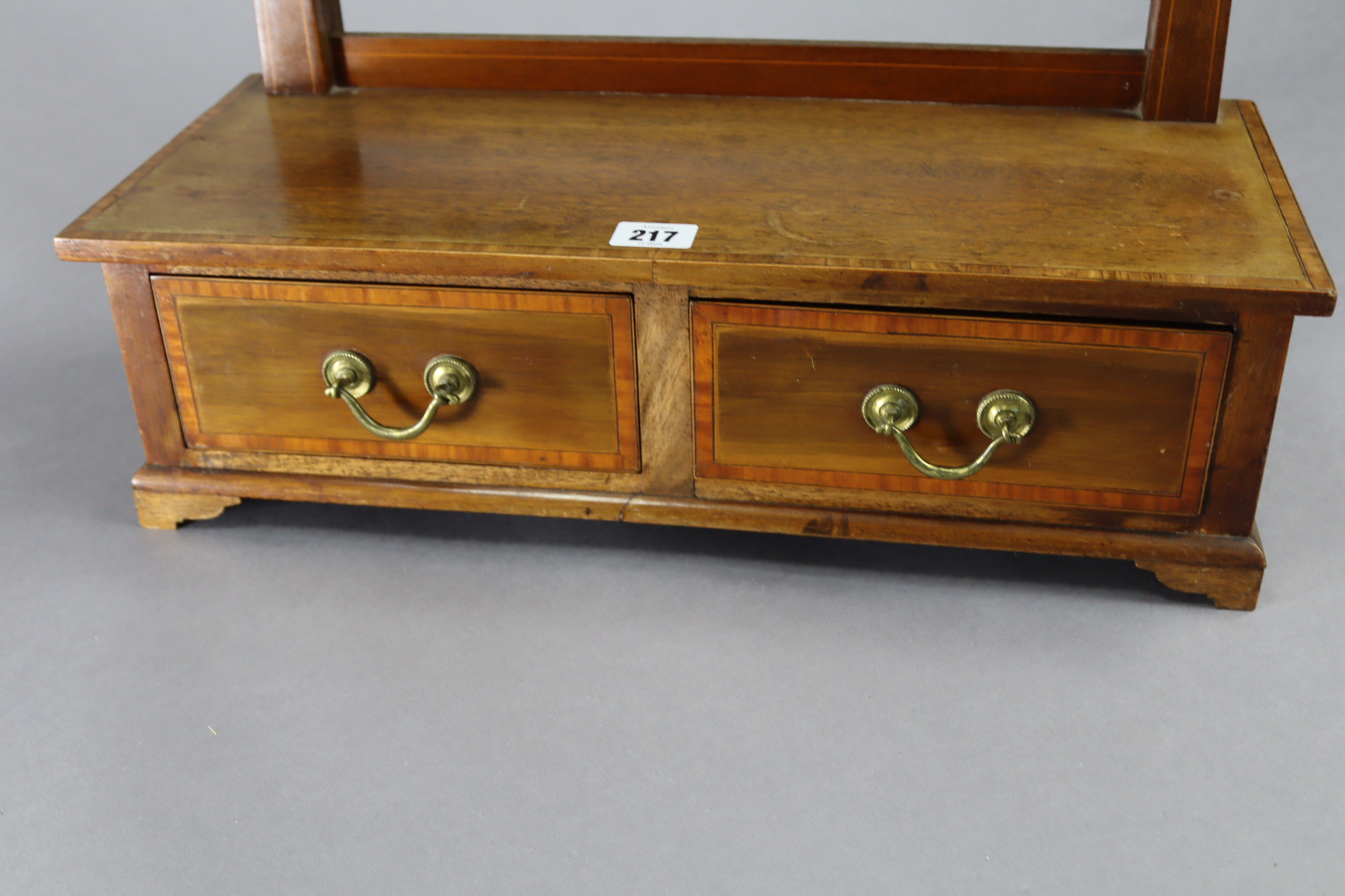 An Edwardian inlaid mahogany rectangular swing toilet glass, fitted two small drawers to the box - Image 2 of 5