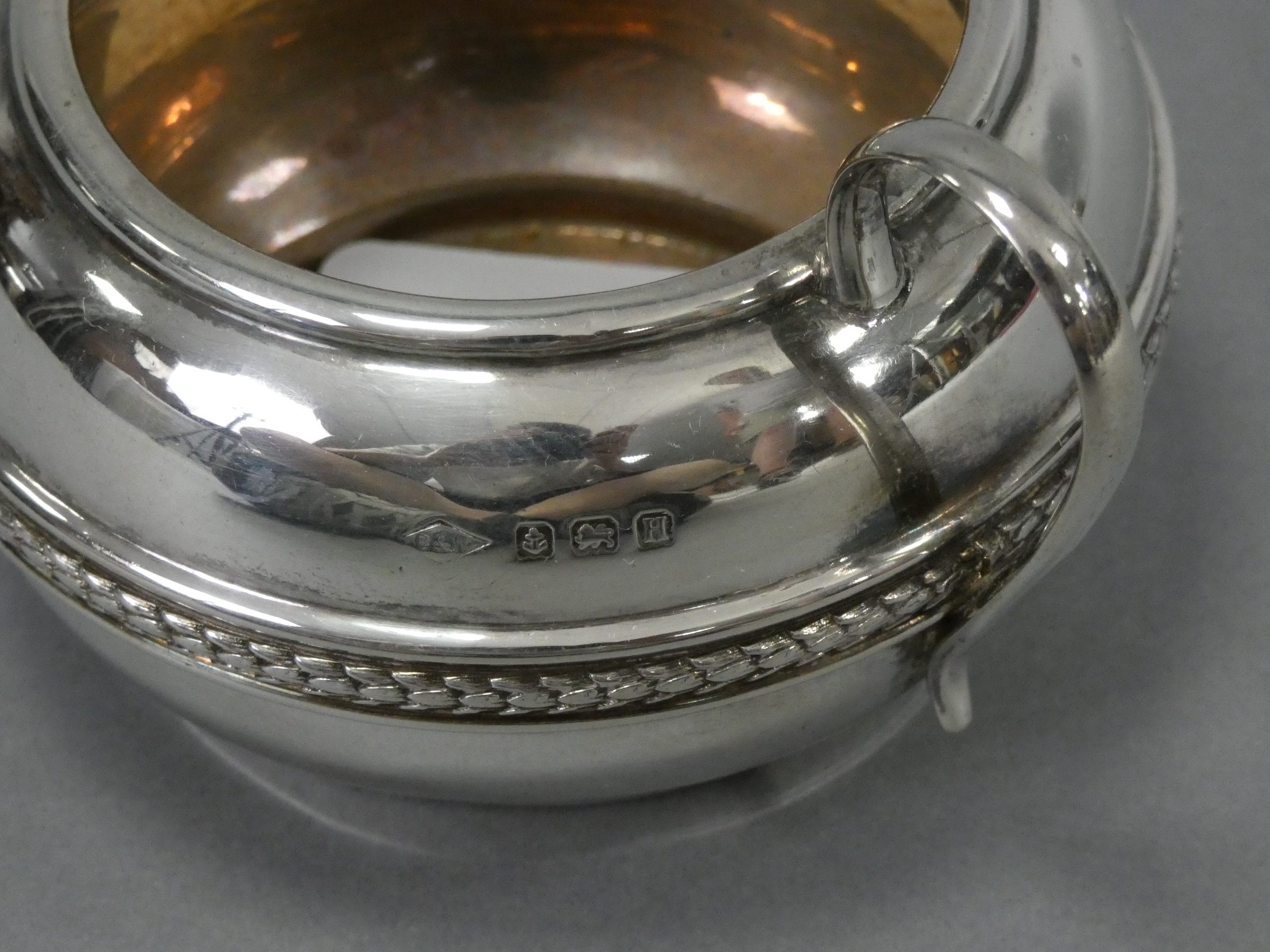 A Victorian silver drum mustard pot in the late 18th century style, the slightly domed hinged lid - Image 2 of 3