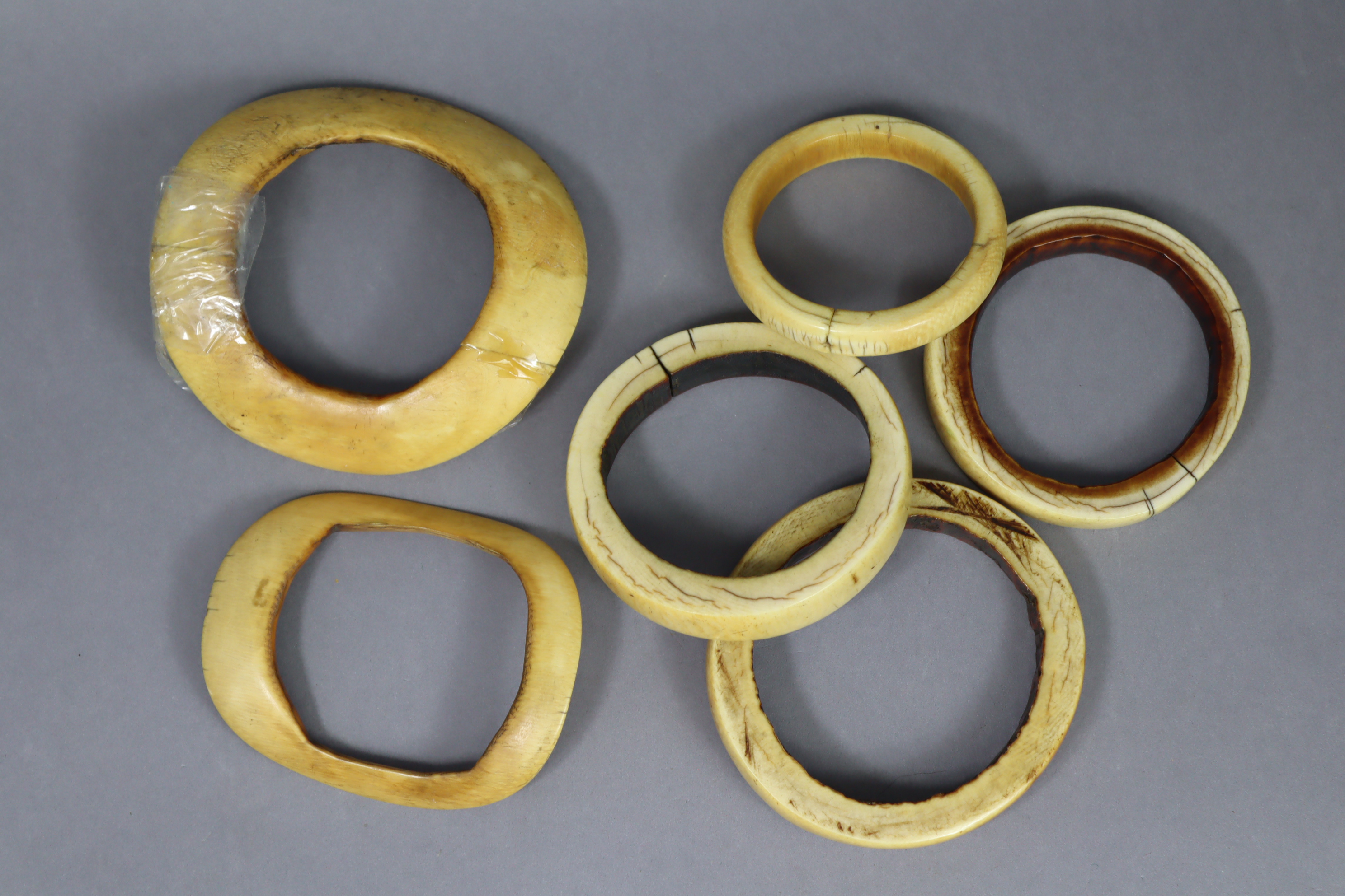 Six ethnic ivory bangles of various sizes. - Image 2 of 3