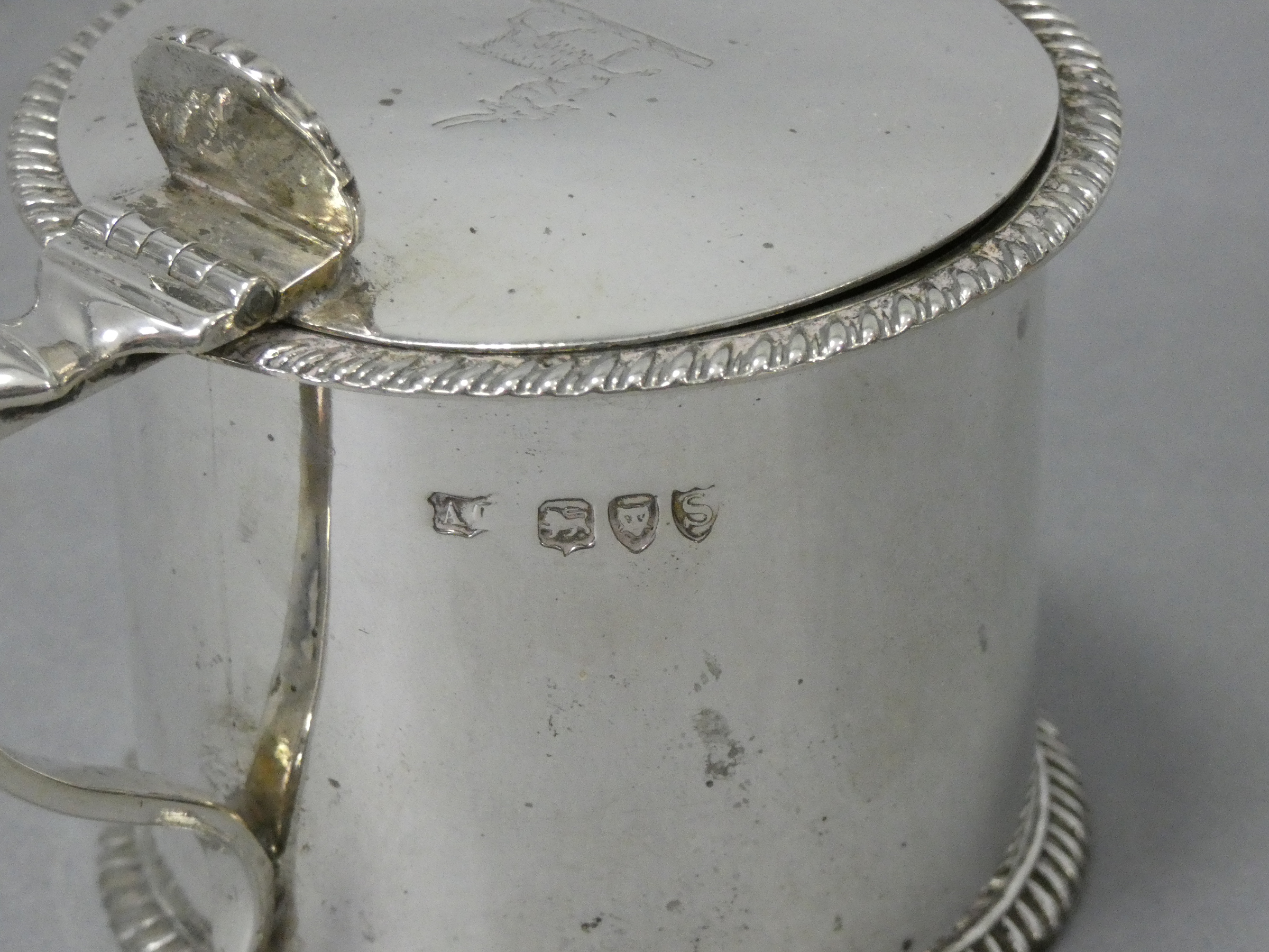 A Victorian silver drum mustard pot in the late 18th century style, the slightly domed hinged lid - Image 3 of 3
