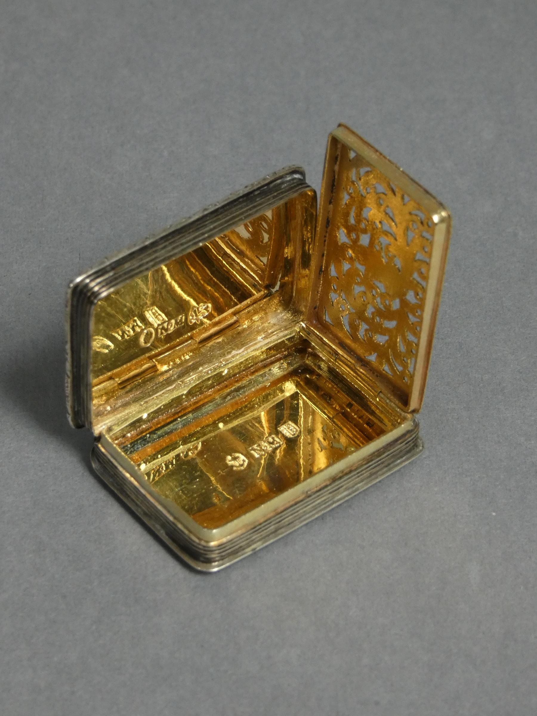 An early Victorian silver vinaigrette of rectangular shape, with engine-turned decoration & carved - Image 3 of 4