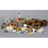 Various items of vintage doll’s house furniture & effects.