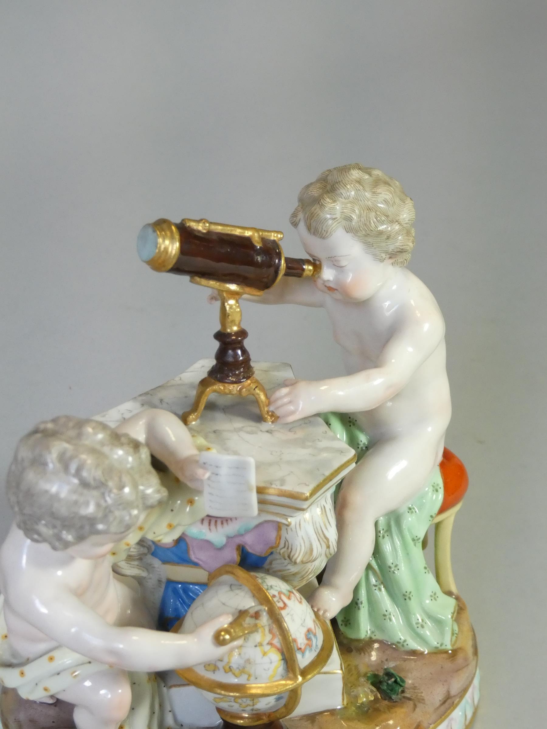 A Meissen porcelain figure group emblematic of astronomy, with two putti – one looking through a - Bild 3 aus 5