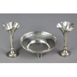 A pair of silver small posy vases, 3½” high, Birmingham 1904 by Robert Pringle & Sons; & a
