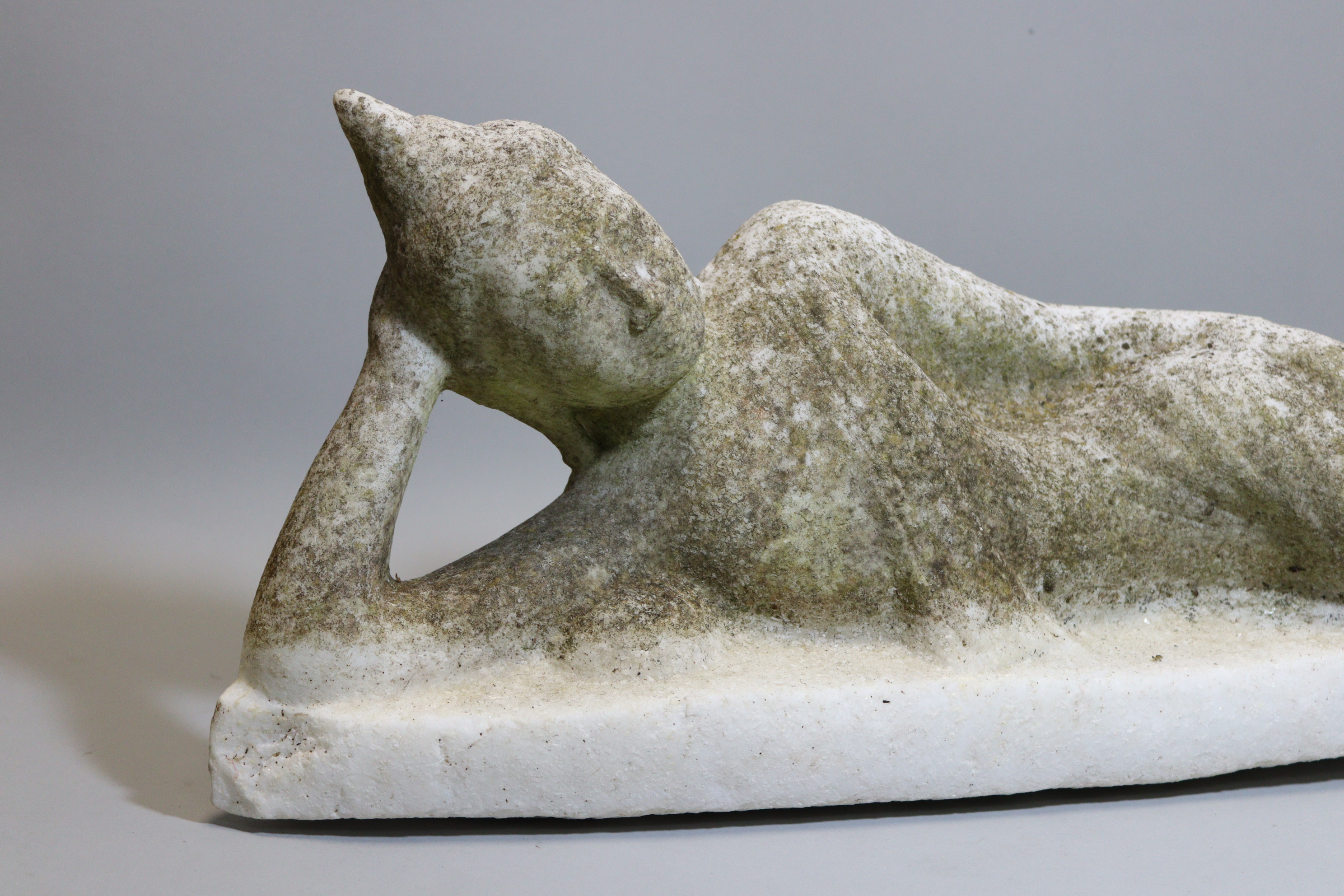 A carved alabaster buddhistic statue of a reclining figure, " long. - Bild 2 aus 3