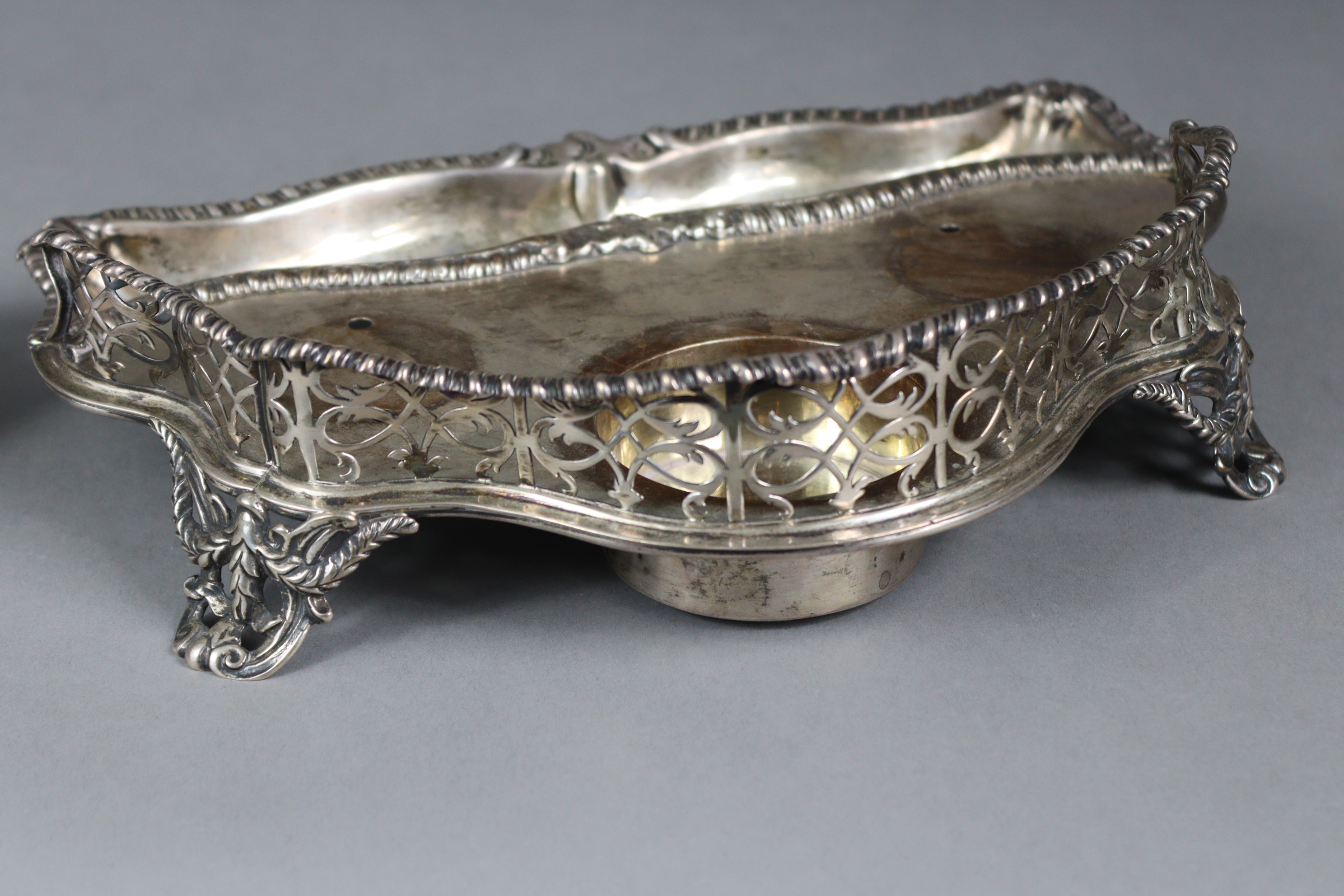 A Victorian silver inkstand of serpentine shape, with pierced gallery, fitted two glass inkwells - Image 6 of 6
