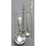 A Wm. IV silver Fiddle pattern caddy spoon with shovel-shaped bowl, London 1833 by A. B. Savory &