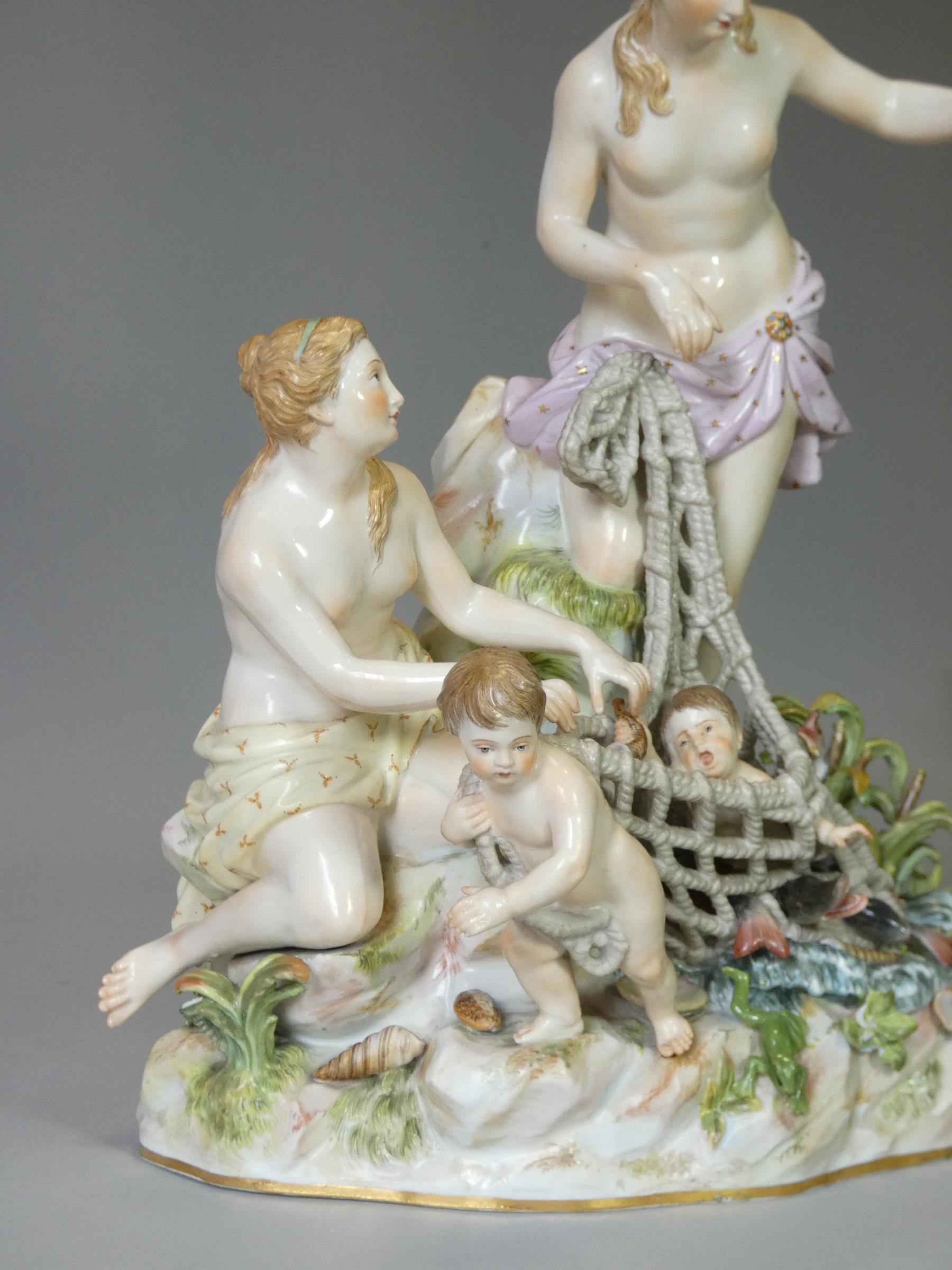 A MEISSEN PORCELAIN FIGURE GROUP ‘CAPTURING THE TRITONS’, depicting Venus, a female attendant & - Bild 2 aus 6