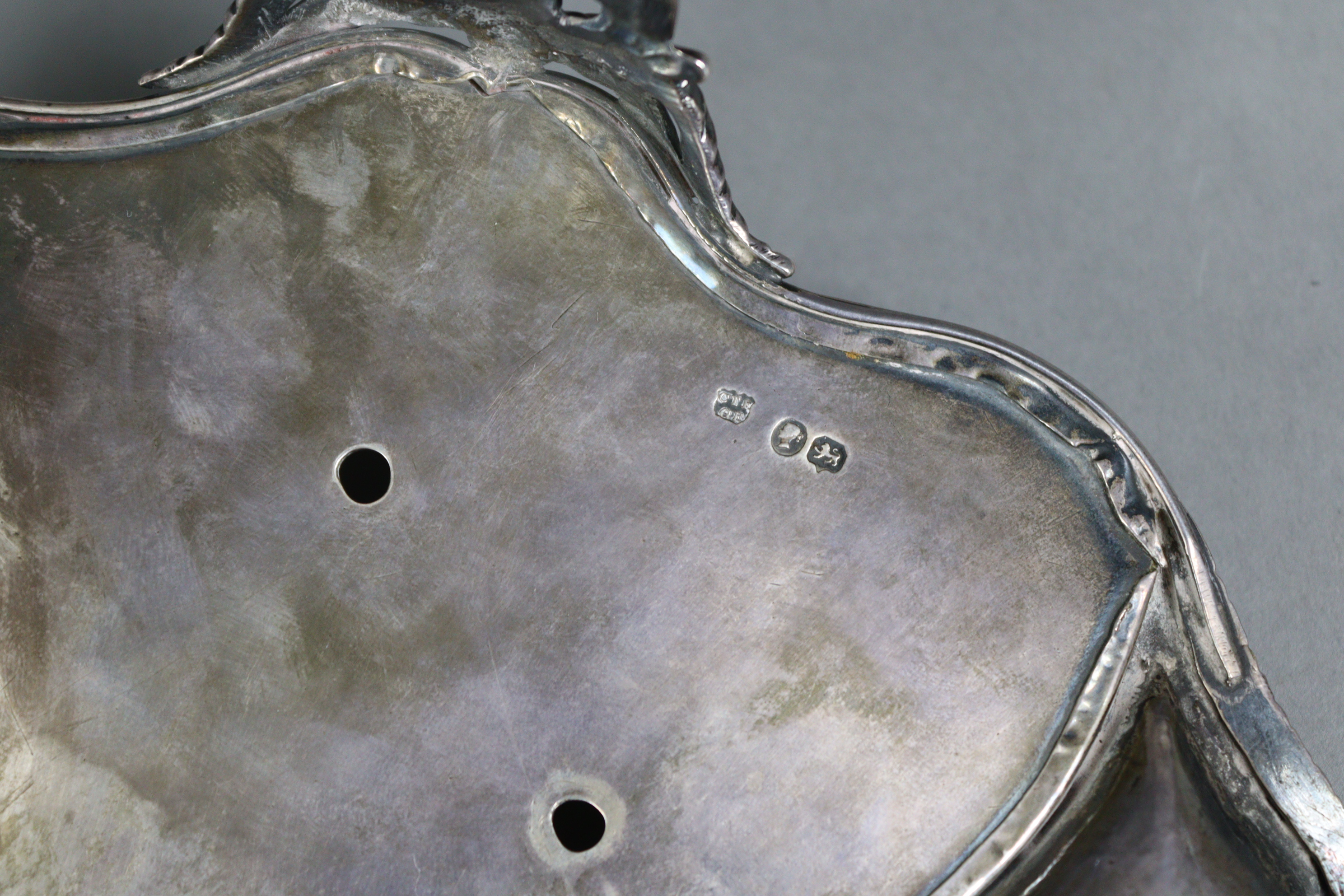 A Victorian silver inkstand of serpentine shape, with pierced gallery, fitted two glass inkwells - Image 5 of 6