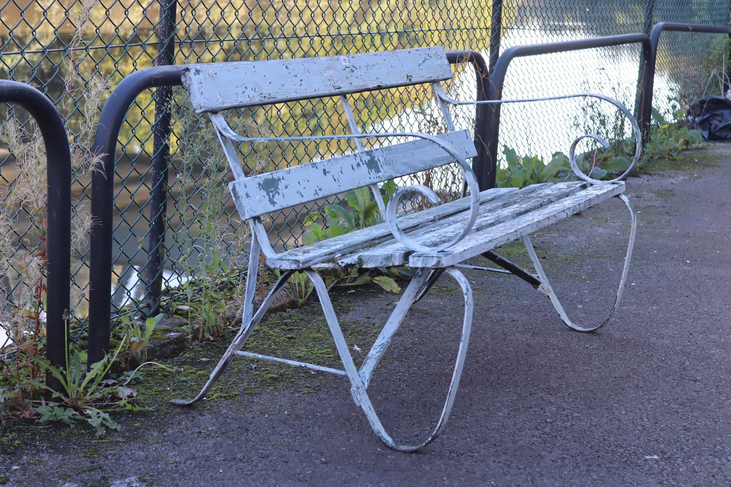 A pale grey painted wooden & wrought-iron garden bench, 48” long (w.a.f.). - Bild 2 aus 5