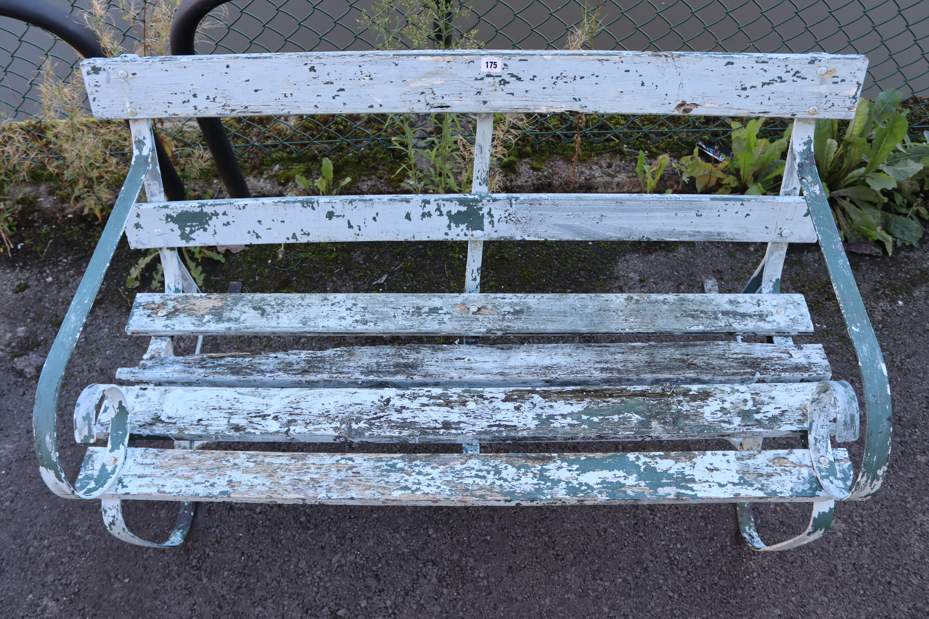 A pale grey painted wooden & wrought-iron garden bench, 48” long (w.a.f.). - Bild 4 aus 5