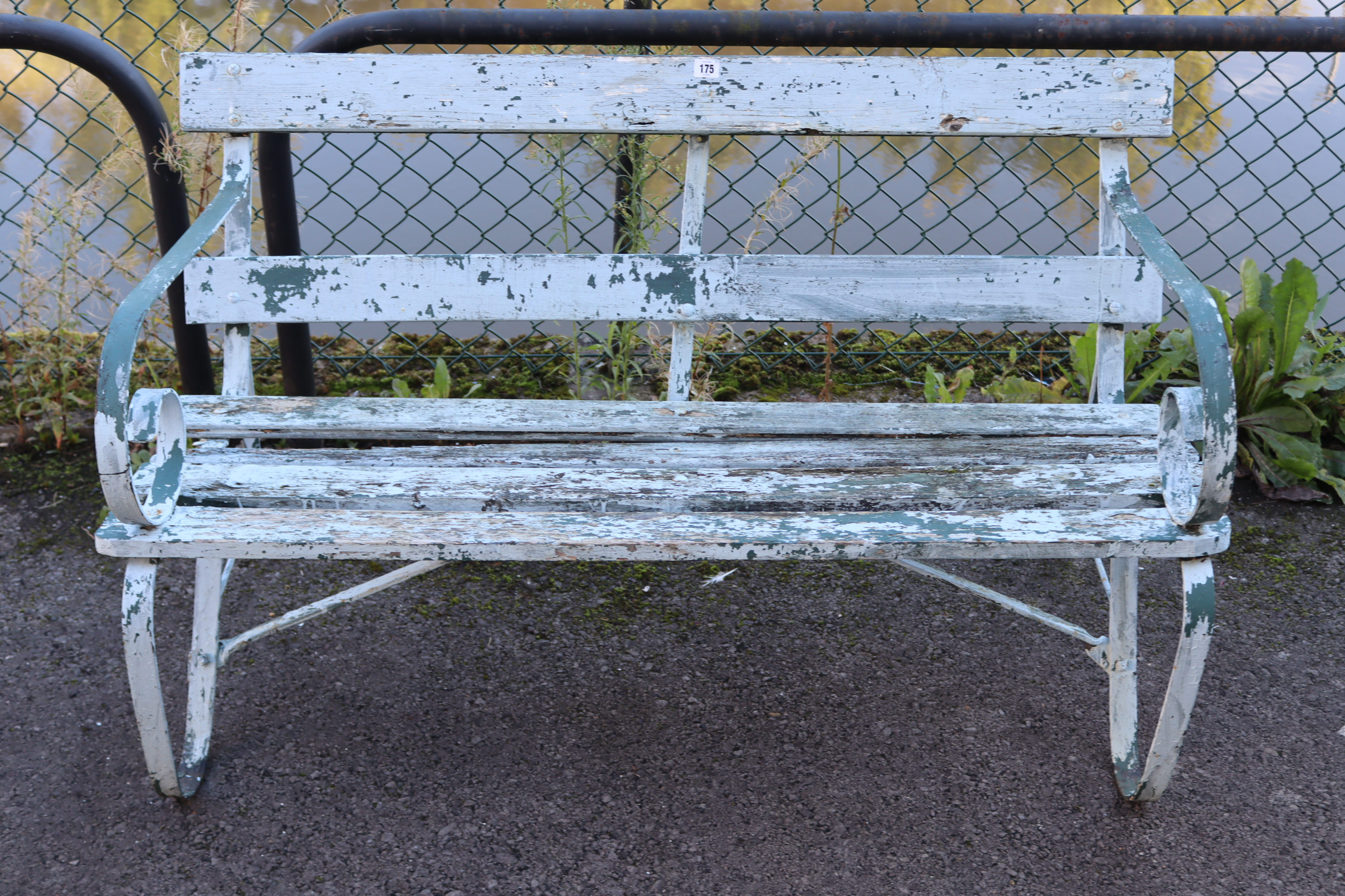 A pale grey painted wooden & wrought-iron garden bench, 48” long (w.a.f.). - Bild 3 aus 5
