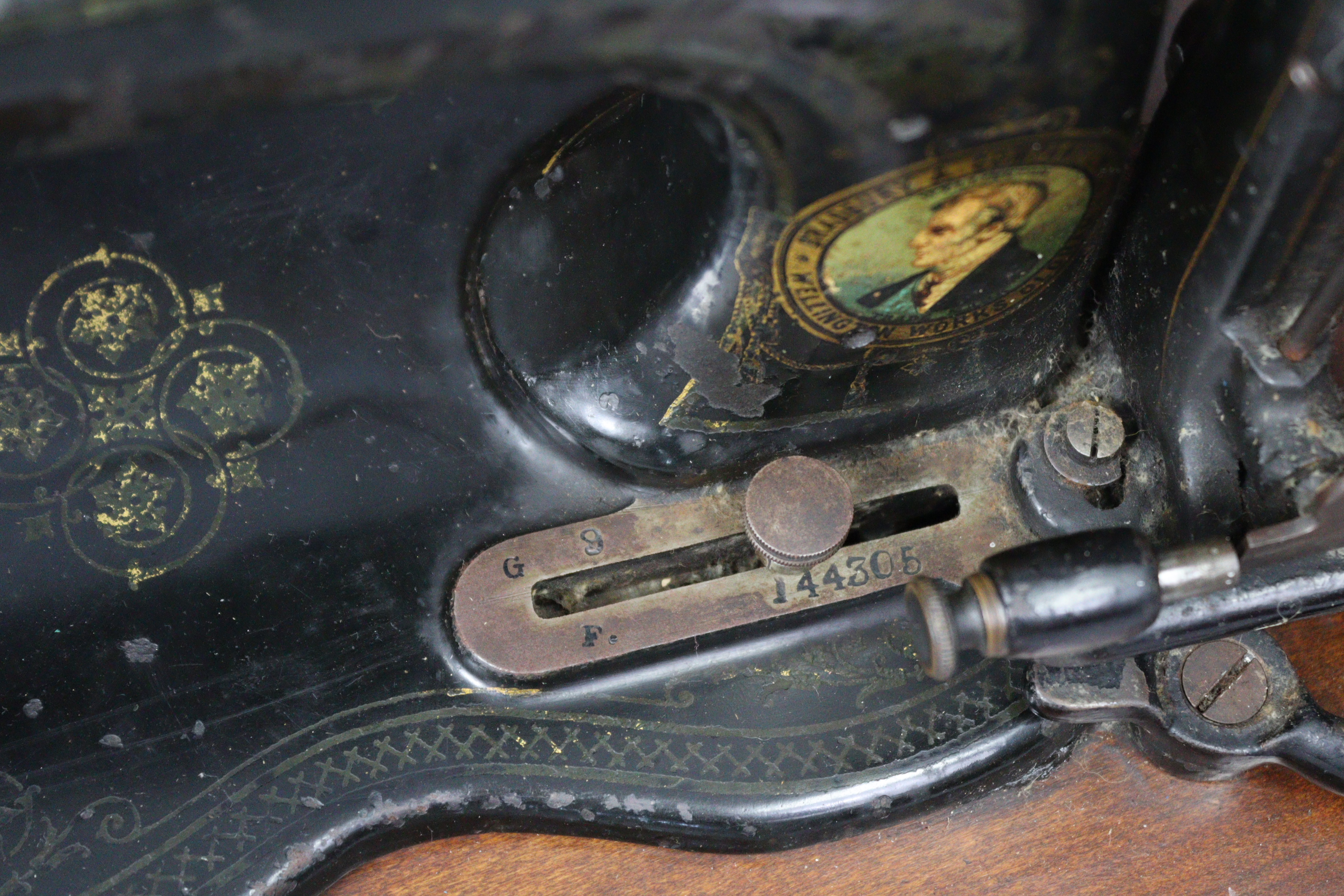 A vintage Bradbury & Company of Wellington Oldham sewing machine, with case. - Image 3 of 4